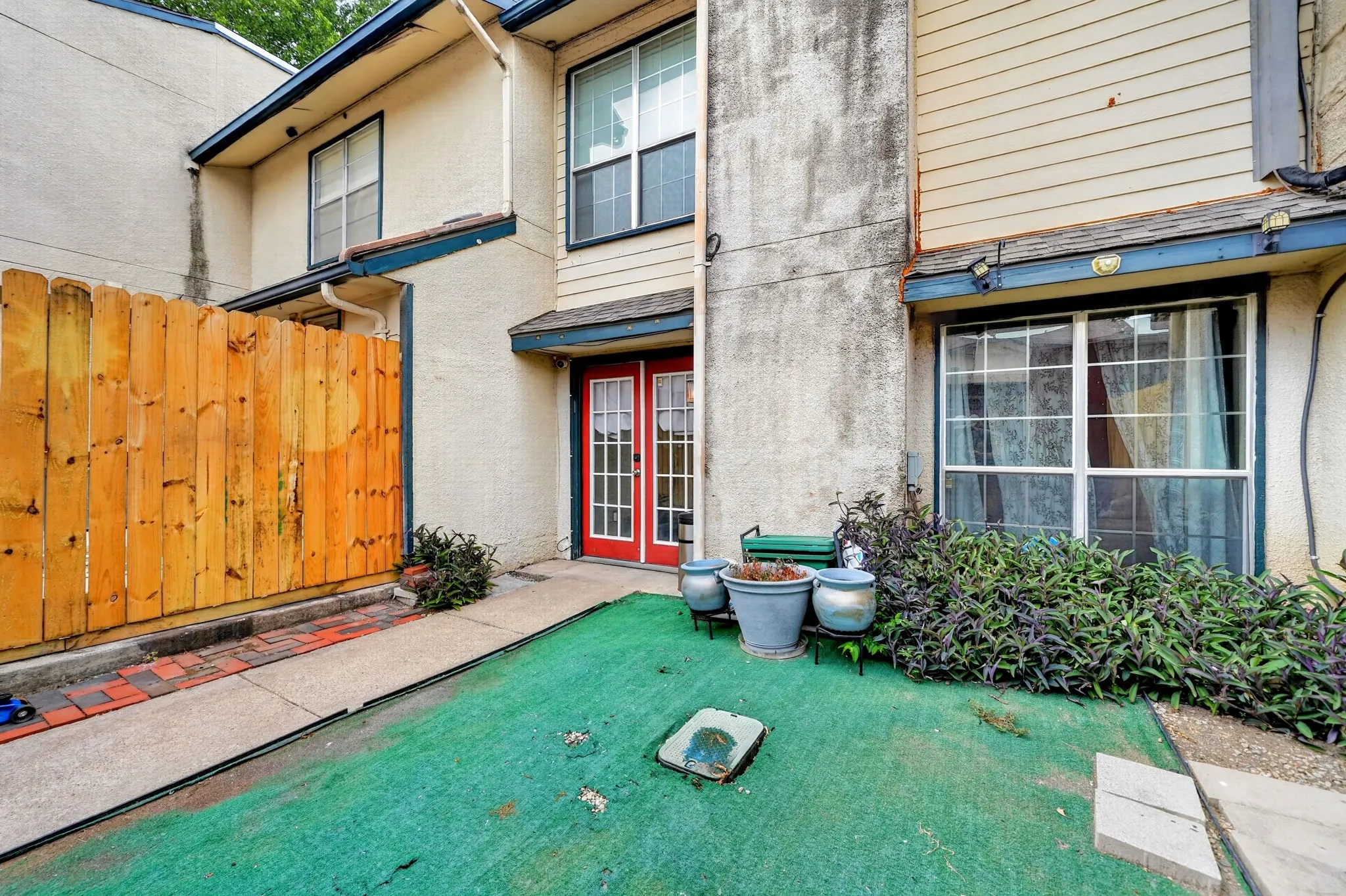 Condominium For Sale in Dallas County , 7145 Fair Oaks Avenue 37, Dallas, Texas 75231, 2 Bedrooms, 3 Bathrooms, Garage spaces, 1,211 Sqft, built in 1974, Price $161,000, mls#21344524, Real Estate Agent in Dallas, Homes For Sale in Dallas county, Homes For Sale in Dallas, Realtor in Dallas Texas, Real Estate Brokerage Independent Realty Texas, Luminita Cordes Realtor