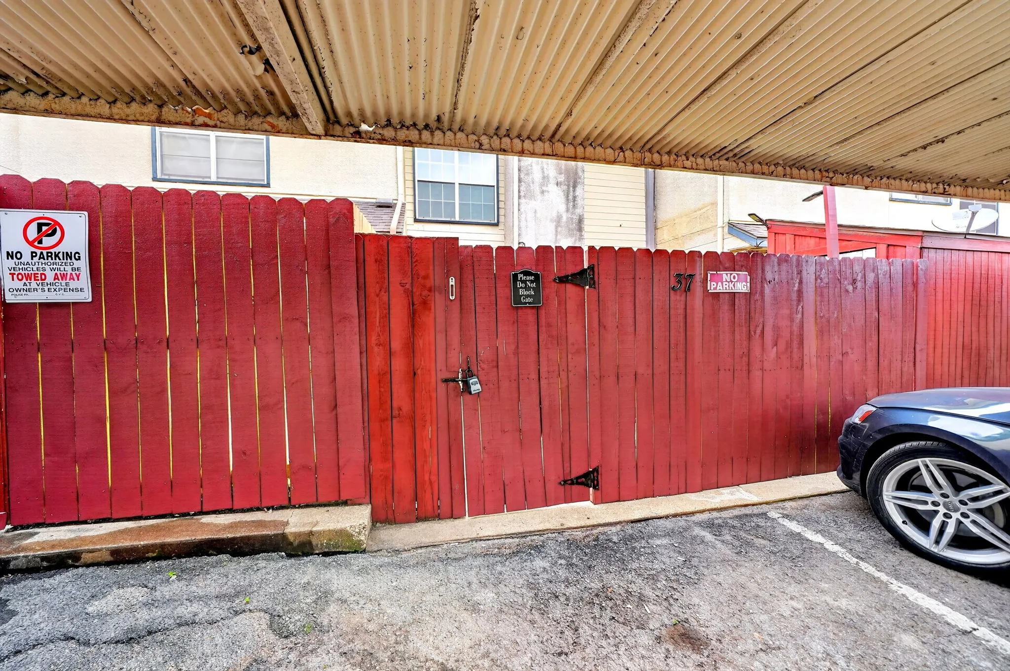 Condominium For Sale in Dallas County , 7145 Fair Oaks Avenue 37, Dallas, Texas 75231, 2 Bedrooms, 3 Bathrooms, Garage spaces, 1,211 Sqft, built in 1974, Price $161,000, mls#21344524, Real Estate Agent in Dallas, Homes For Sale in Dallas county, Homes For Sale in Dallas, Realtor in Dallas Texas, Real Estate Brokerage Independent Realty Texas, Luminita Cordes Realtor