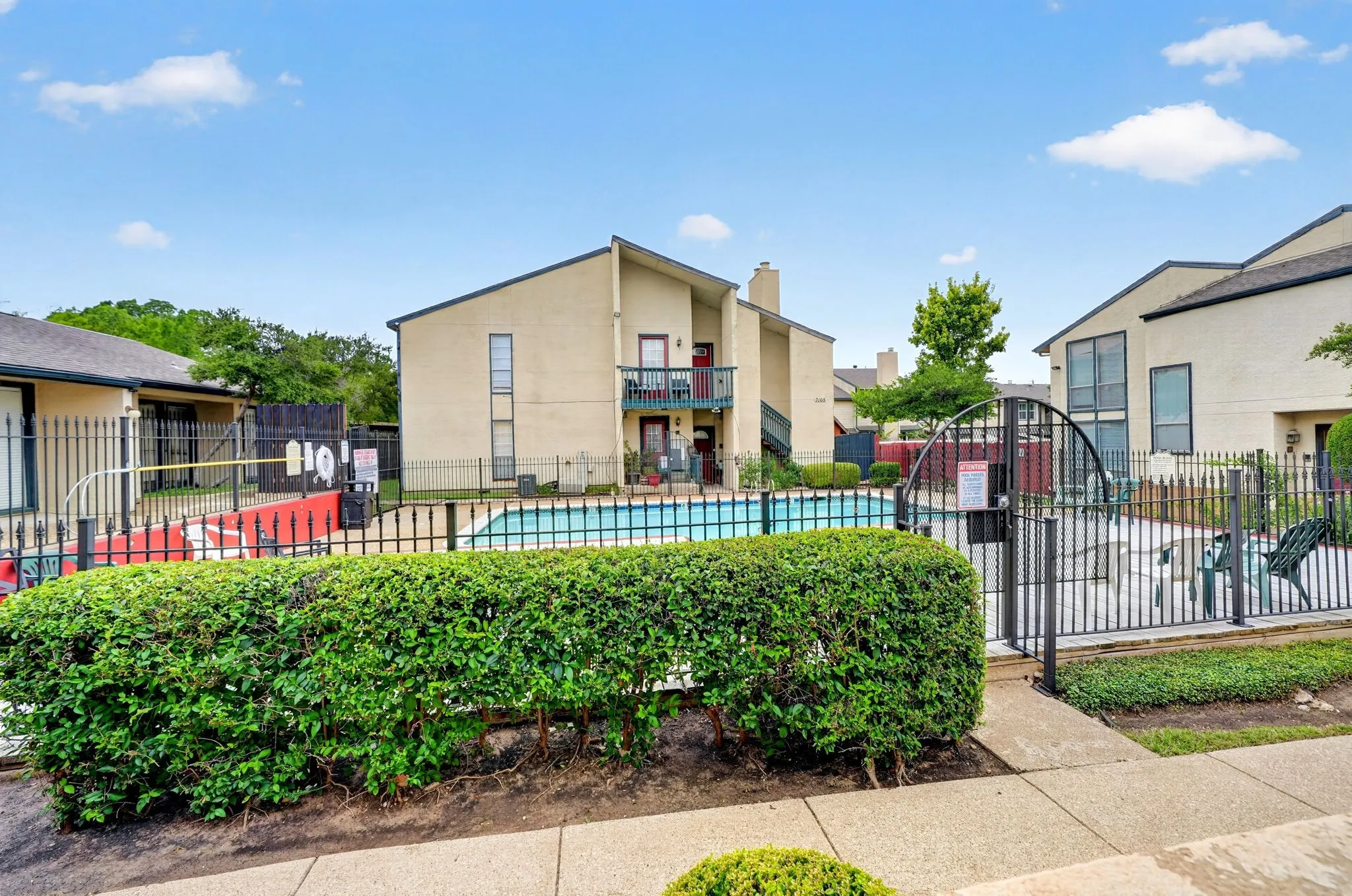 Condominium For Sale in Dallas County , 7145 Fair Oaks Avenue 37, Dallas, Texas 75231, 2 Bedrooms, 3 Bathrooms, Garage spaces, 1,211 Sqft, built in 1974, Price $161,000, mls#21344524, Real Estate Agent in Dallas, Homes For Sale in Dallas county, Homes For Sale in Dallas, Realtor in Dallas Texas, Real Estate Brokerage Independent Realty Texas, Luminita Cordes Realtor