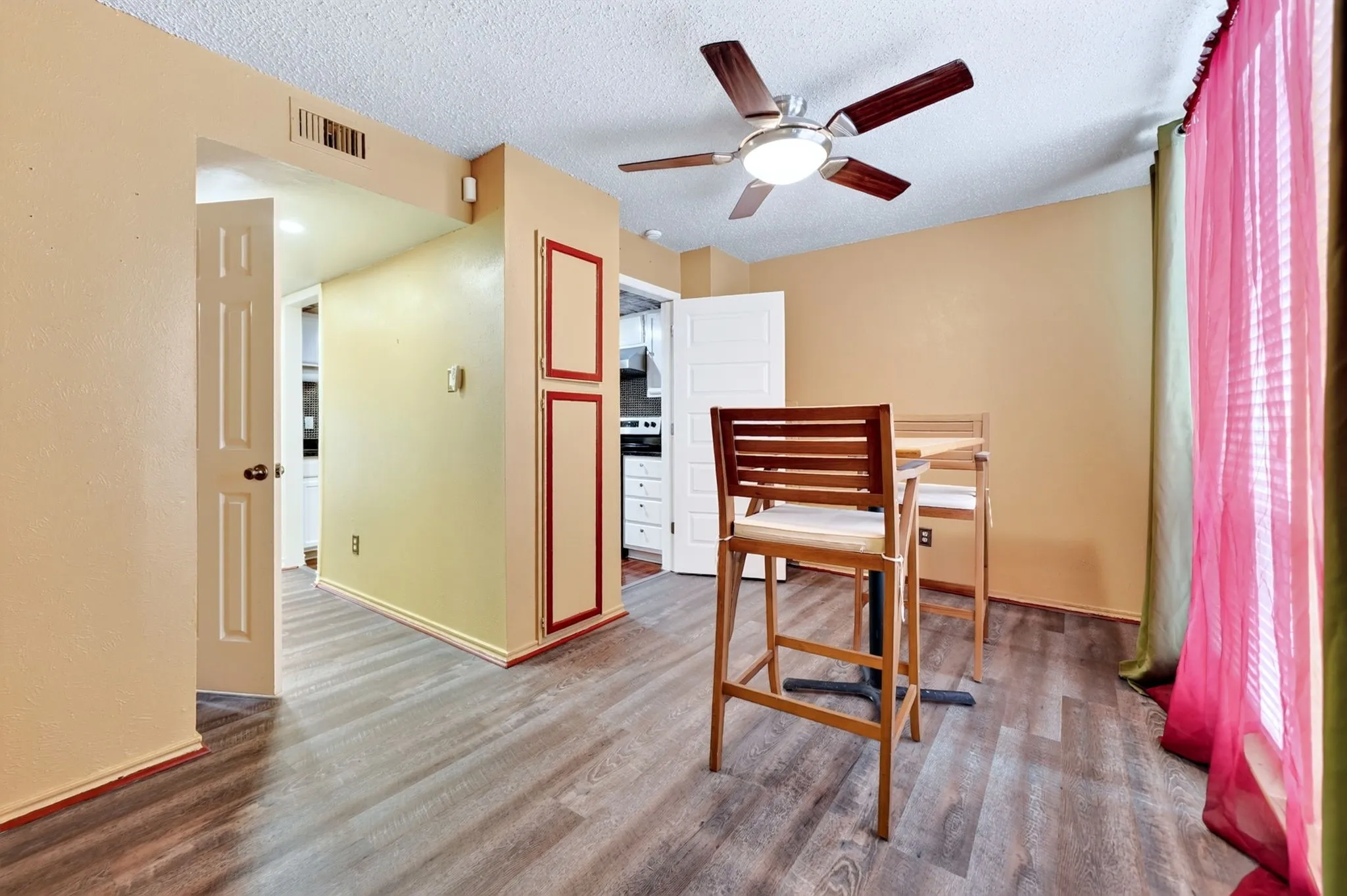 Condominium For Sale in Dallas County , 7145 Fair Oaks Avenue 37, Dallas, Texas 75231, 2 Bedrooms, 3 Bathrooms, Garage spaces, 1,211 Sqft, built in 1974, Price $161,000, mls#21344524, Real Estate Agent in Dallas, Homes For Sale in Dallas county, Homes For Sale in Dallas, Realtor in Dallas Texas, Real Estate Brokerage Independent Realty Texas, Luminita Cordes Realtor