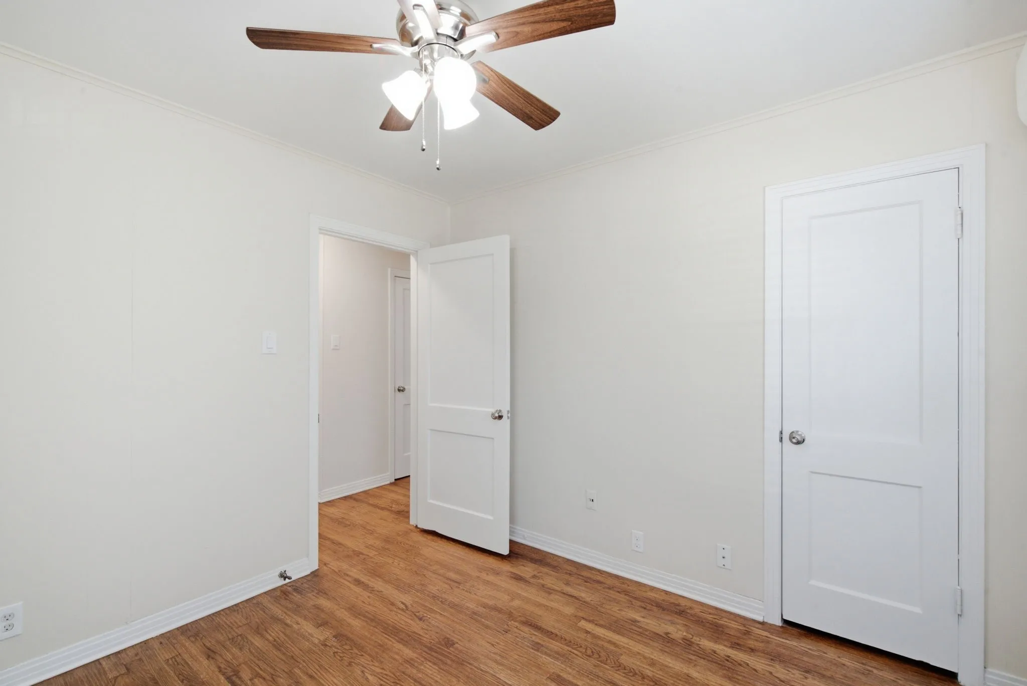 Single Family Residence For Sale in Parker County , 1310 Oliver Street, Weatherford, Texas 76086, 2 Bedroom, 1 Bathroom, 1 Garage spaces, 747 Sqft, built in 1957, mls#21344199, Real Estate Agent in Weatherford, Homes For Sale in Parker county, Homes For Sale in Weatherford, Realtor in Weatherford Texas, Real Estate Brokerage Independent Realty Texas, Luminita Cordes Realtor