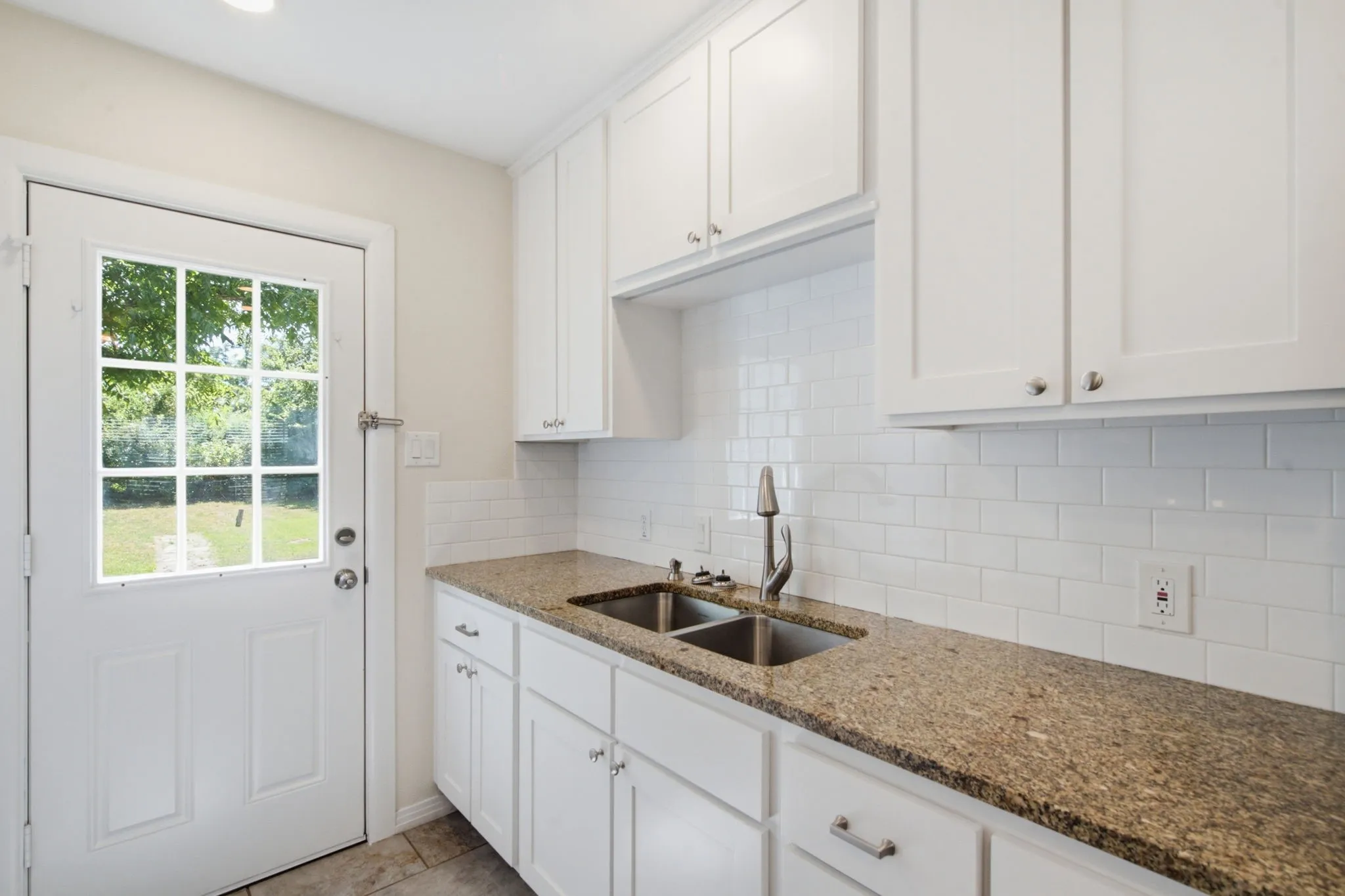 Single Family Residence For Sale in Parker County , 1310 Oliver Street, Weatherford, Texas 76086, 2 Bedroom, 1 Bathroom, 1 Garage spaces, 747 Sqft, built in 1957, mls#21344199, Real Estate Agent in Weatherford, Homes For Sale in Parker county, Homes For Sale in Weatherford, Realtor in Weatherford Texas, Real Estate Brokerage Independent Realty Texas, Luminita Cordes Realtor