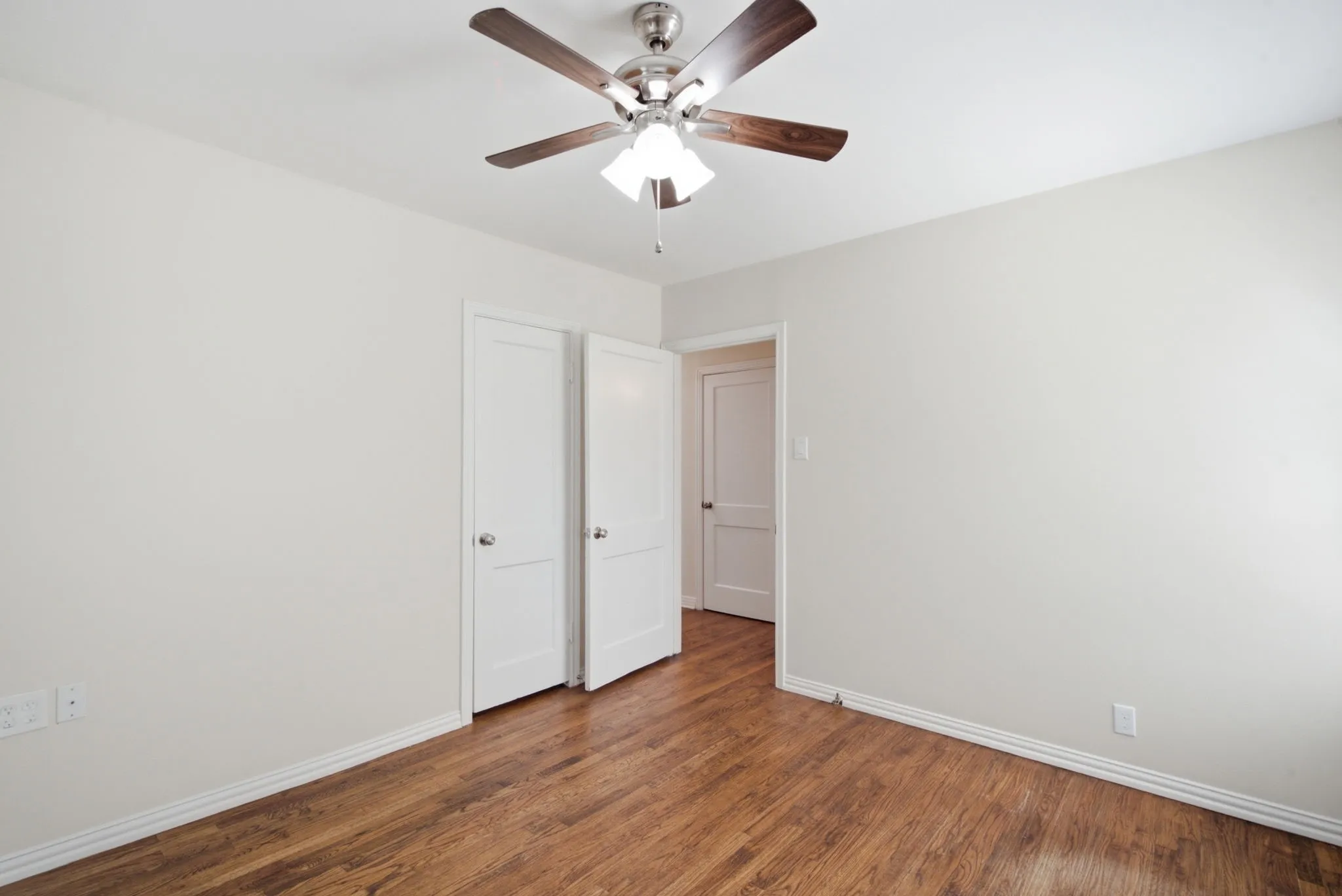 Single Family Residence For Sale in Parker County , 1310 Oliver Street, Weatherford, Texas 76086, 2 Bedroom, 1 Bathroom, 1 Garage spaces, 747 Sqft, built in 1957, mls#21344199, Real Estate Agent in Weatherford, Homes For Sale in Parker county, Homes For Sale in Weatherford, Realtor in Weatherford Texas, Real Estate Brokerage Independent Realty Texas, Luminita Cordes Realtor