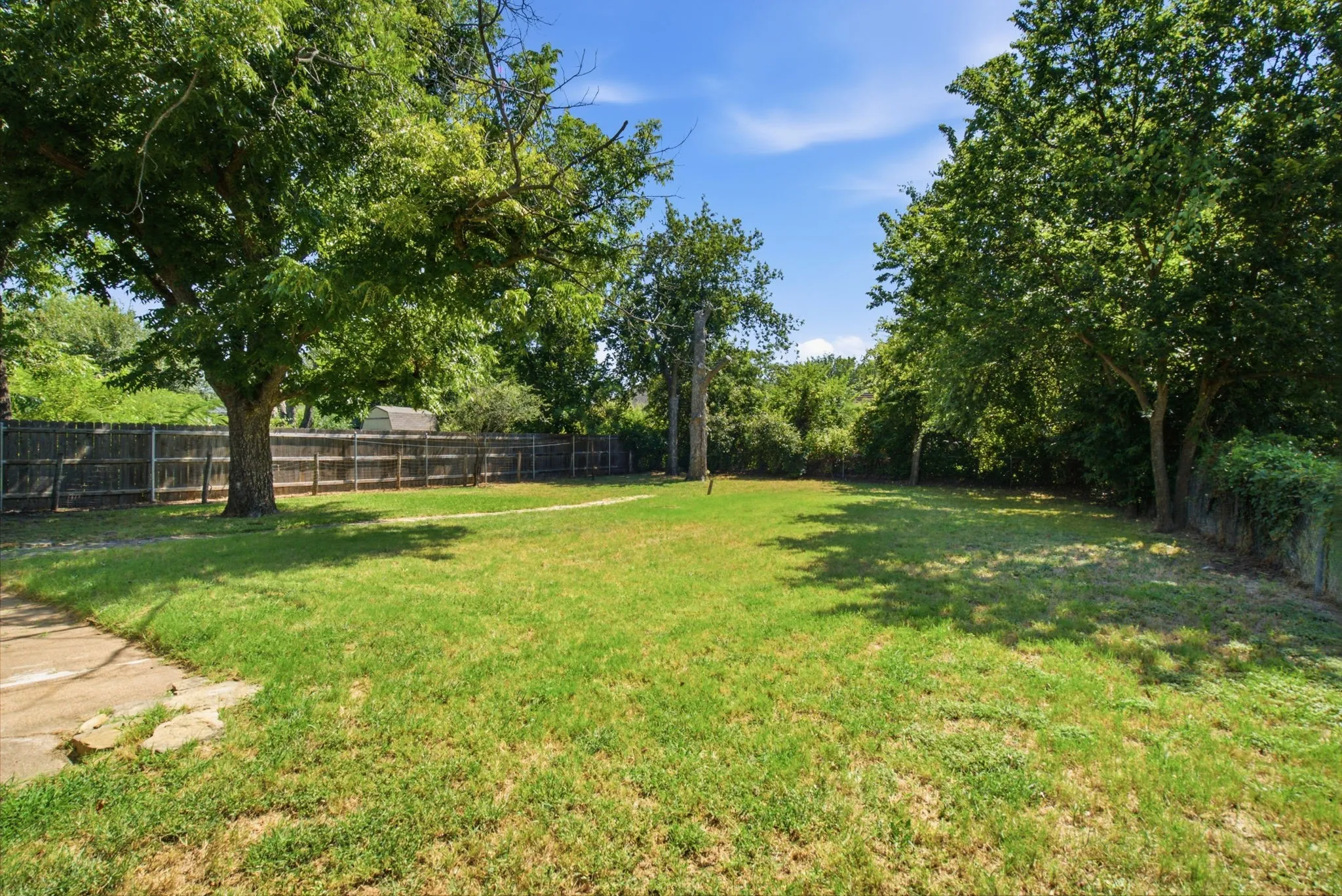 Single Family Residence For Sale in Parker County , 1310 Oliver Street, Weatherford, Texas 76086, 2 Bedroom, 1 Bathroom, 1 Garage spaces, 747 Sqft, built in 1957, mls#21344199, Real Estate Agent in Weatherford, Homes For Sale in Parker county, Homes For Sale in Weatherford, Realtor in Weatherford Texas, Real Estate Brokerage Independent Realty Texas, Luminita Cordes Realtor