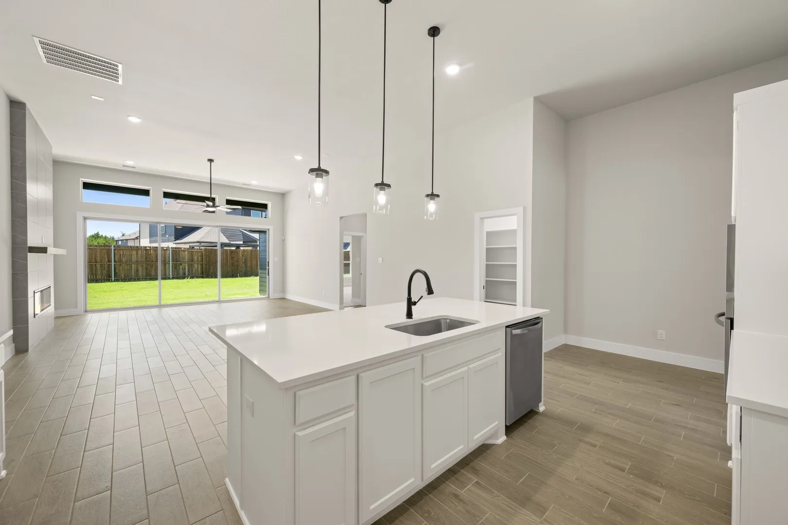 1810 Marlow- Kitchen-4