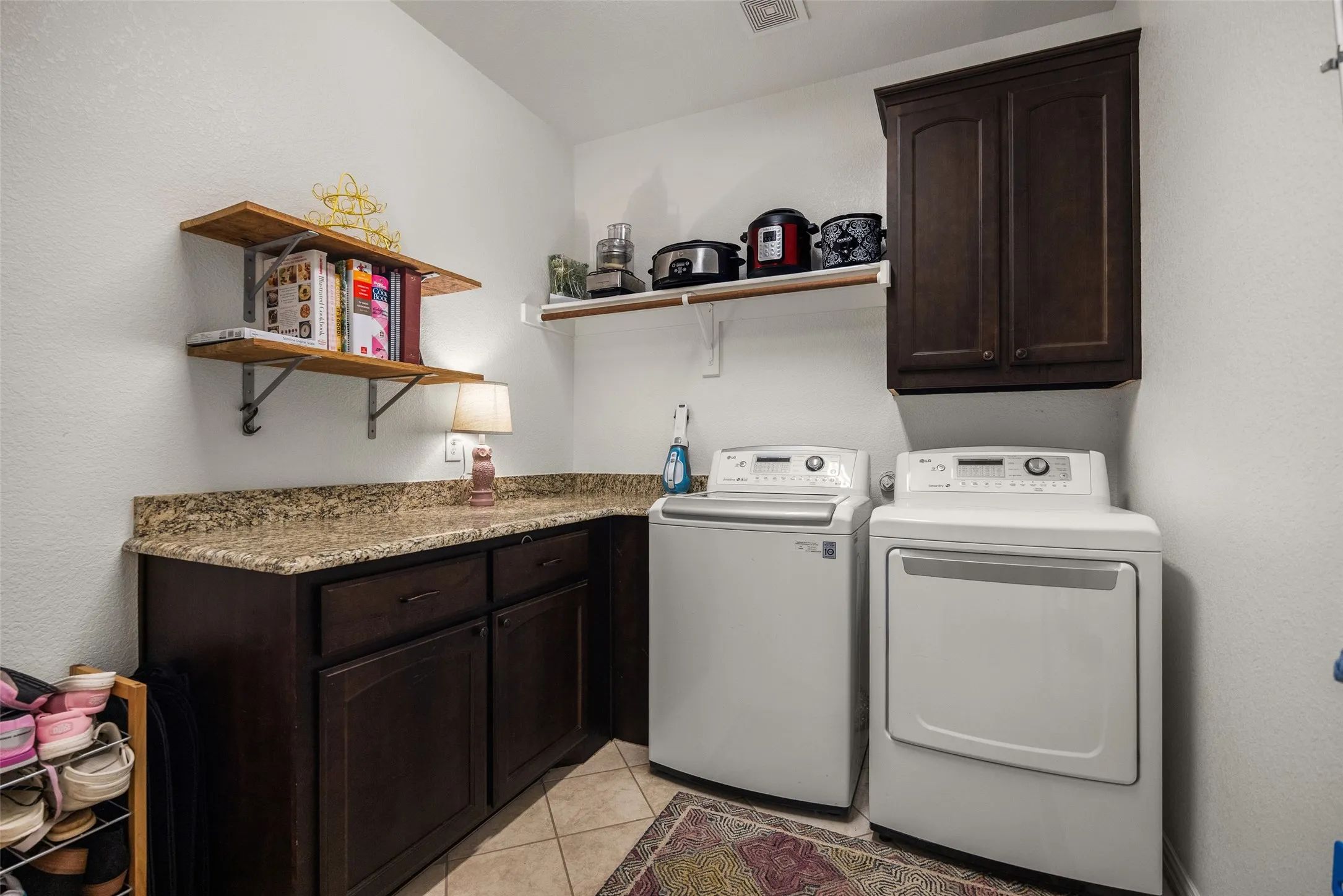 Single Family Residence For Sale in Collin County , 21867 County Road 820, Farmersville, Texas 75442, 4 Bedroom, 3 Bathroom, 3 Garage spaces, 2,813 Sqft, built in 2016, mls#21343388, Real Estate Agent in Farmersville, Homes For Sale in Collin county, Homes For Sale in Farmersville, Realtor in Farmersville Texas, Real Estate Brokerage Independent Realty Texas, Luminita Cordes Realtor