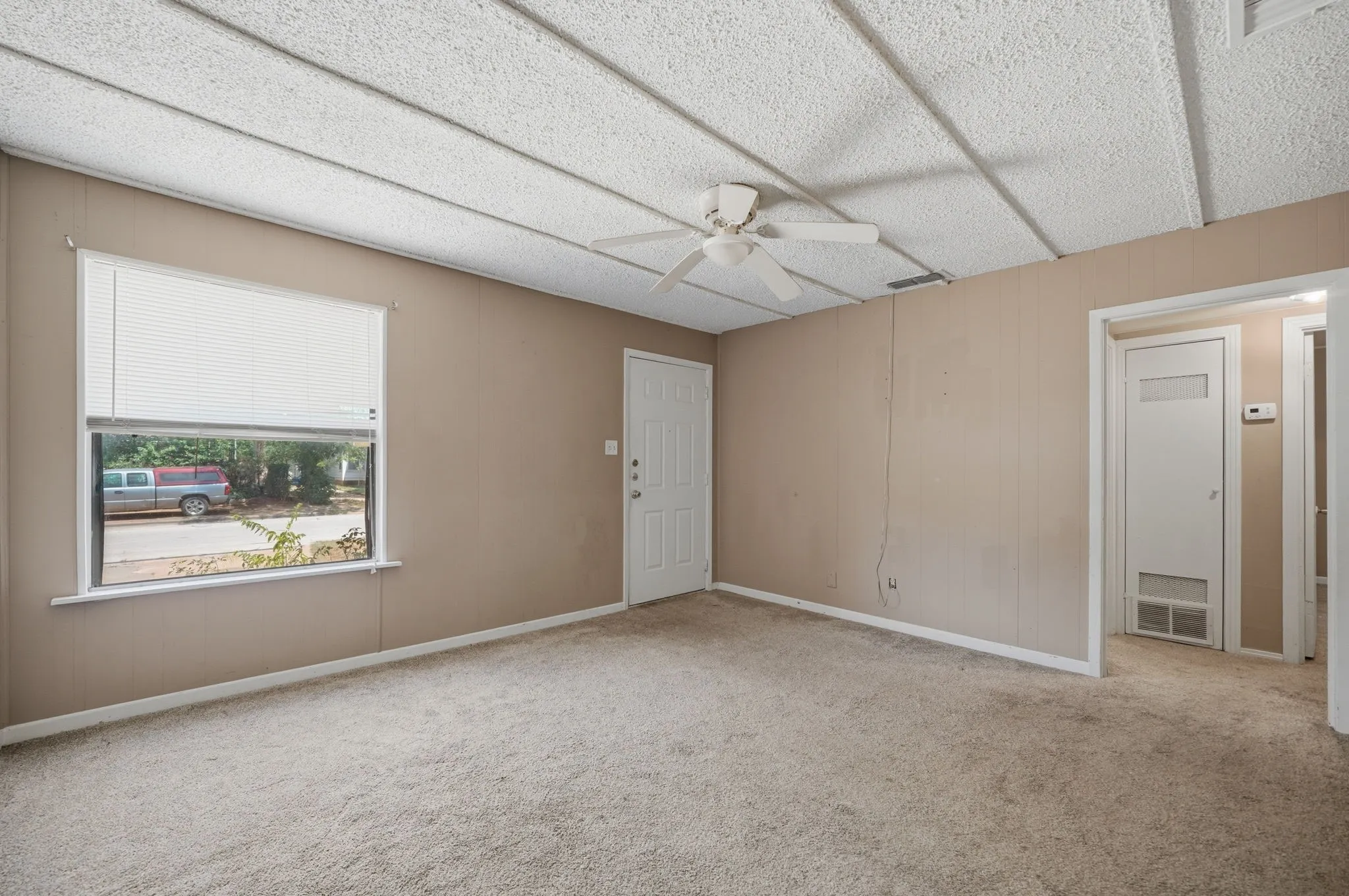 Single Family Residence For Sale in Taylor County , 1434 Kirkwood Street, Abilene, Texas 79603, 3 Bedroom, 2 Bathroom, 1 Garage spaces, 1,281 Sqft, built in 1950, mls#21343515, Real Estate Agent in Abilene, Homes For Sale in Taylor county, Homes For Sale in Abilene, Realtor in Abilene Texas, Real Estate Brokerage Independent Realty Texas, Luminita Cordes Realtor