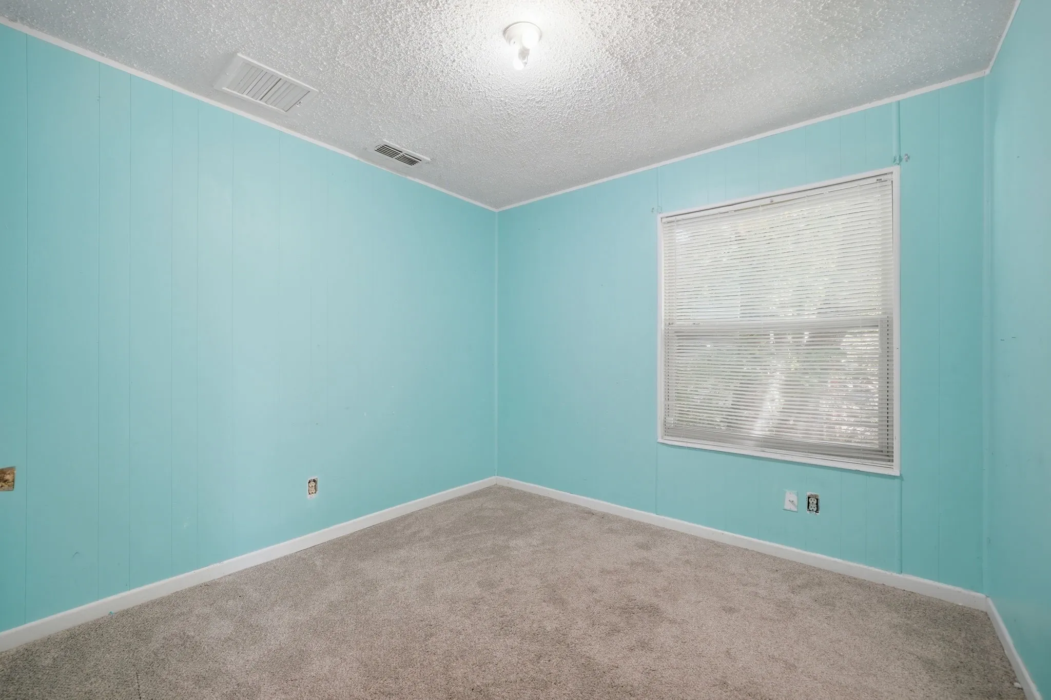 Single Family Residence For Sale in Taylor County , 1434 Kirkwood Street, Abilene, Texas 79603, 3 Bedroom, 2 Bathroom, 1 Garage spaces, 1,281 Sqft, built in 1950, mls#21343515, Real Estate Agent in Abilene, Homes For Sale in Taylor county, Homes For Sale in Abilene, Realtor in Abilene Texas, Real Estate Brokerage Independent Realty Texas, Luminita Cordes Realtor
