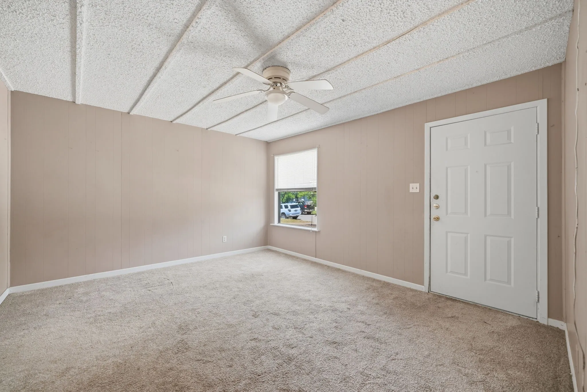 Single Family Residence For Sale in Taylor County , 1434 Kirkwood Street, Abilene, Texas 79603, 3 Bedroom, 2 Bathroom, 1 Garage spaces, 1,281 Sqft, built in 1950, mls#21343515, Real Estate Agent in Abilene, Homes For Sale in Taylor county, Homes For Sale in Abilene, Realtor in Abilene Texas, Real Estate Brokerage Independent Realty Texas, Luminita Cordes Realtor
