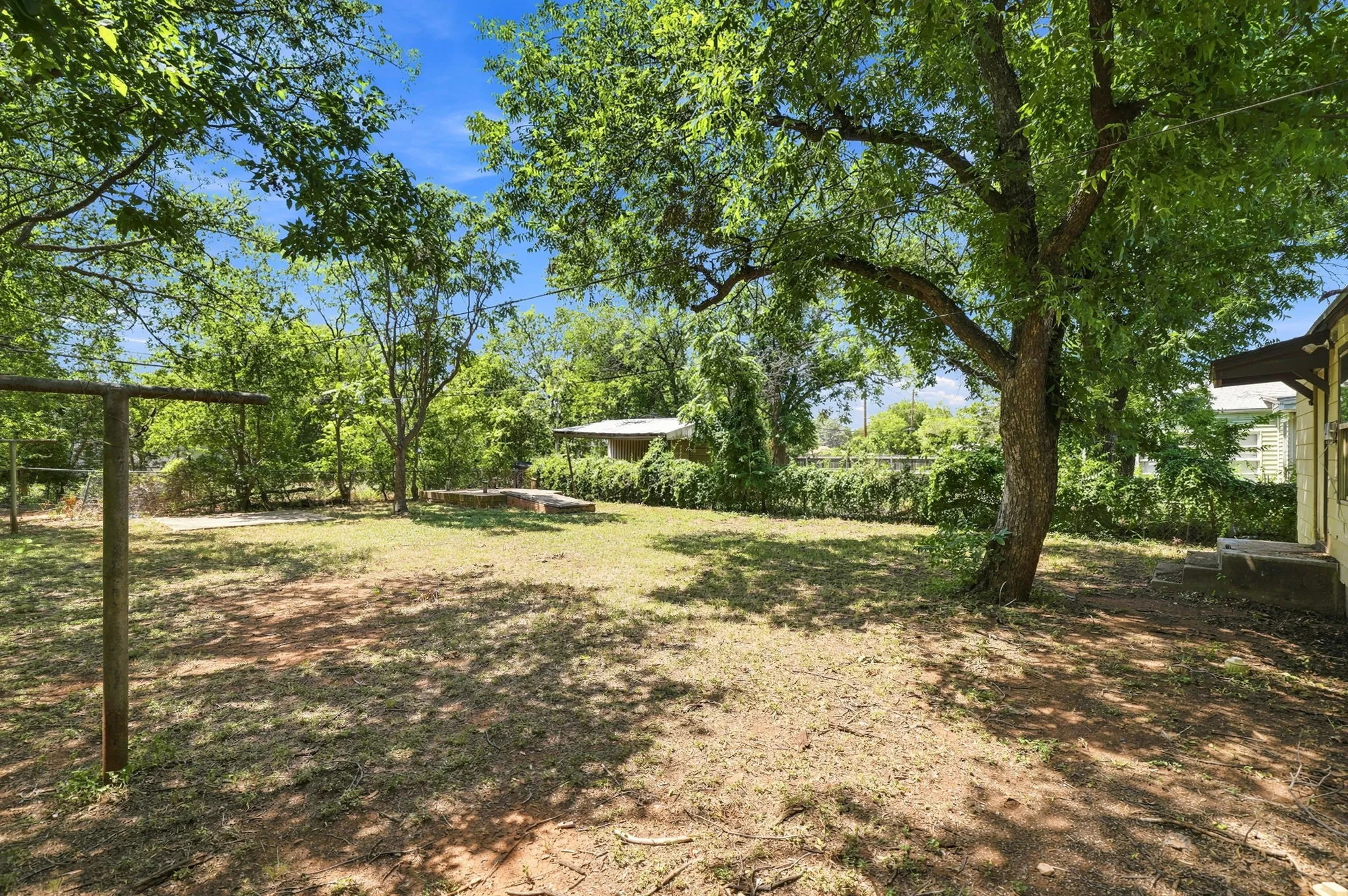 Single Family Residence For Sale in Taylor County , 1434 Kirkwood Street, Abilene, Texas 79603, 3 Bedroom, 2 Bathroom, 1 Garage spaces, 1,281 Sqft, built in 1950, mls#21343515, Real Estate Agent in Abilene, Homes For Sale in Taylor county, Homes For Sale in Abilene, Realtor in Abilene Texas, Real Estate Brokerage Independent Realty Texas, Luminita Cordes Realtor