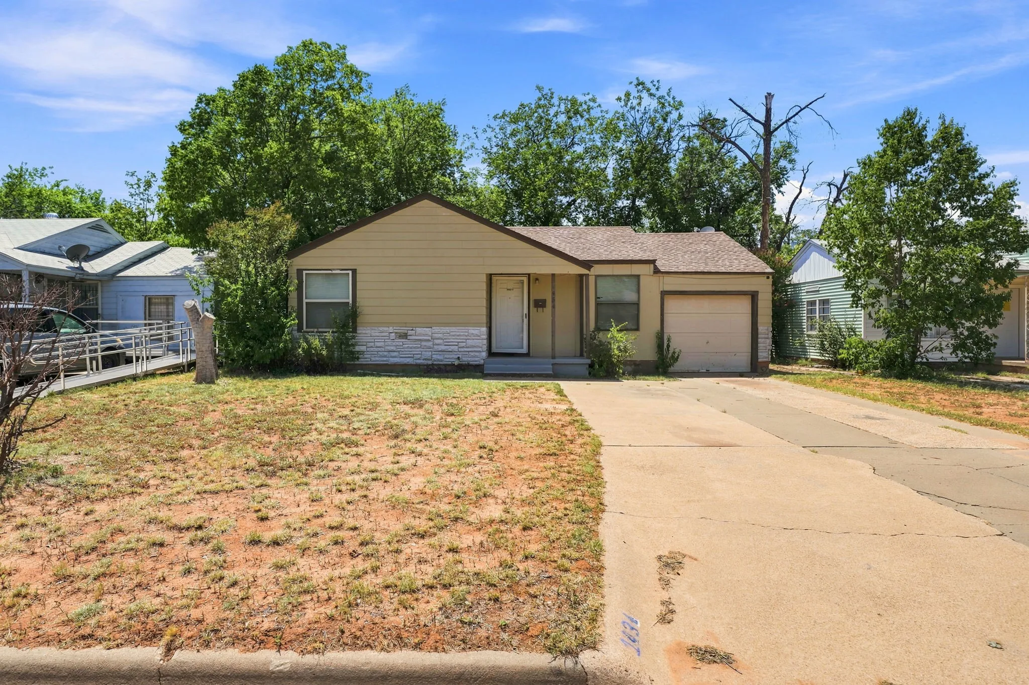 Single Family Residence For Sale in Taylor County , 1434 Kirkwood Street, Abilene, Texas 79603, 3 Bedroom, 2 Bathroom, 1 Garage spaces, 1,281 Sqft, built in 1950, mls#21343515, Real Estate Agent in Abilene, Homes For Sale in Taylor county, Homes For Sale in Abilene, Realtor in Abilene Texas, Real Estate Brokerage Independent Realty Texas, Luminita Cordes Realtor