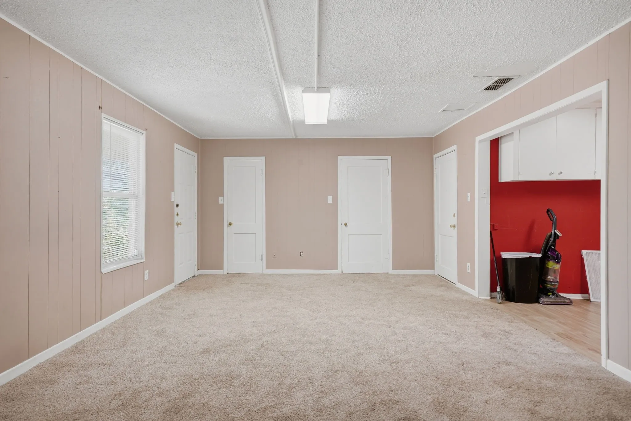 Single Family Residence For Sale in Taylor County , 1434 Kirkwood Street, Abilene, Texas 79603, 3 Bedroom, 2 Bathroom, 1 Garage spaces, 1,281 Sqft, built in 1950, mls#21343515, Real Estate Agent in Abilene, Homes For Sale in Taylor county, Homes For Sale in Abilene, Realtor in Abilene Texas, Real Estate Brokerage Independent Realty Texas, Luminita Cordes Realtor