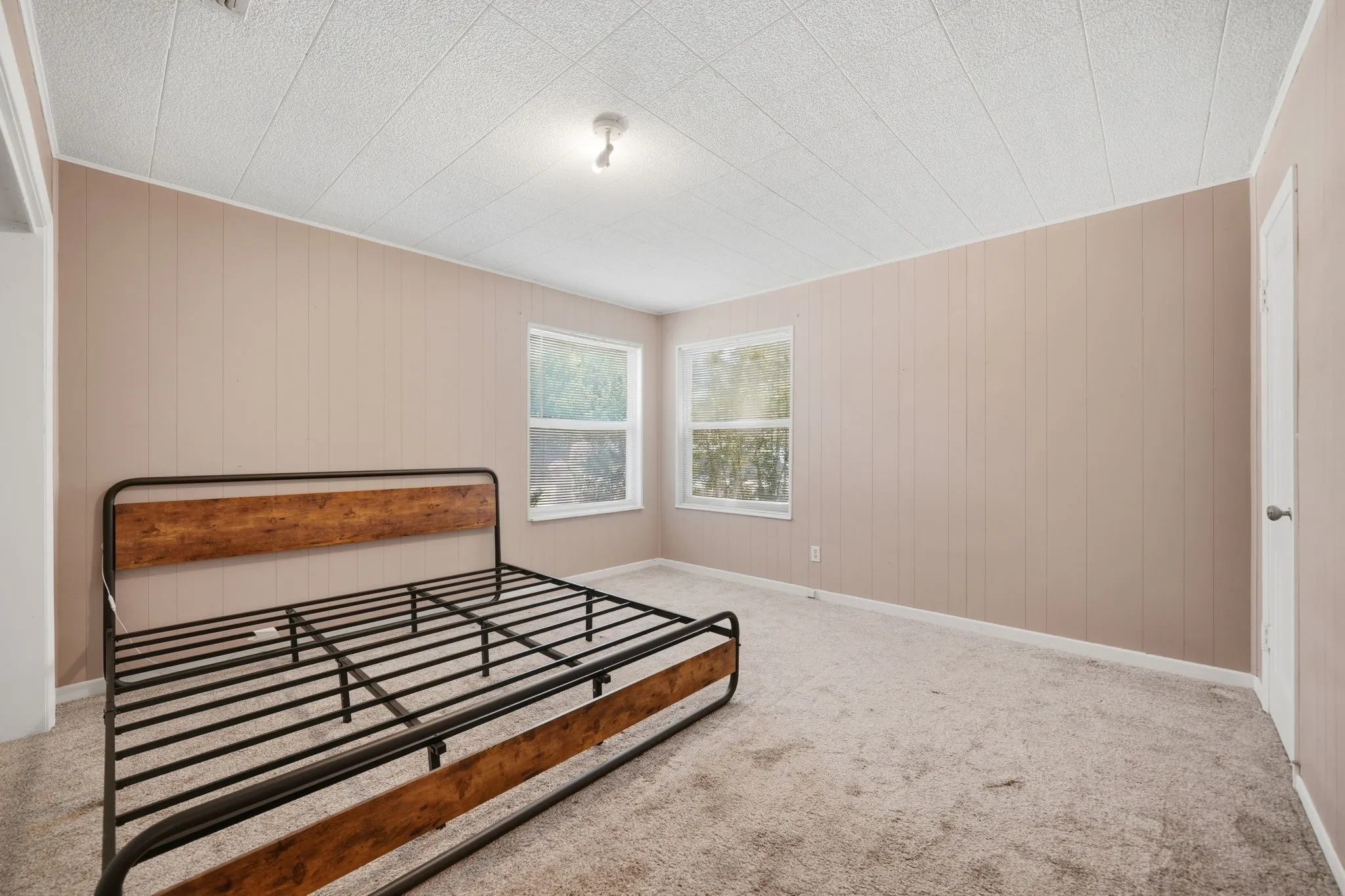 Single Family Residence For Sale in Taylor County , 1434 Kirkwood Street, Abilene, Texas 79603, 3 Bedroom, 2 Bathroom, 1 Garage spaces, 1,281 Sqft, built in 1950, mls#21343515, Real Estate Agent in Abilene, Homes For Sale in Taylor county, Homes For Sale in Abilene, Realtor in Abilene Texas, Real Estate Brokerage Independent Realty Texas, Luminita Cordes Realtor