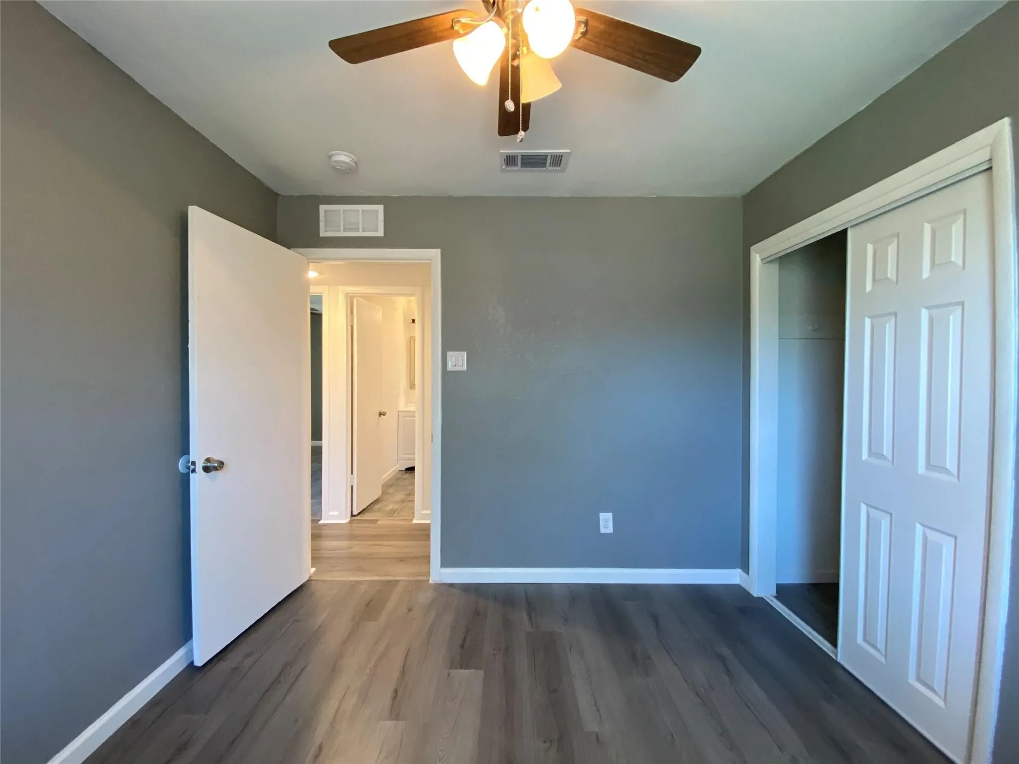 Single Family Residence For Rent in Dallas County , 2813 Arcady Drive, Garland, Texas 75041, 3 Bedroom, 2 Bathroom, Garage spaces, 1,500 Sqft, built in 1960, mls#21344943, Real Estate Agent in Garland, Homes For Rent in Dallas county, Homes For Rent in Garland, Realtor in Garland Texas, Real Estate Brokerage Independent Realty Texas, Luminita Cordes Realtor