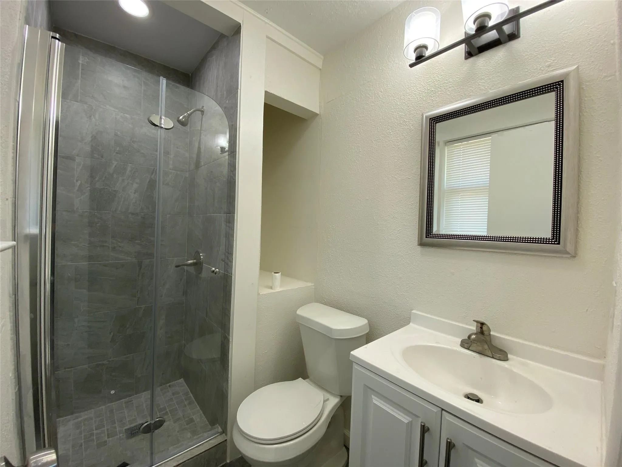 Single Family Residence For Rent in Dallas County , 2813 Arcady Drive, Garland, Texas 75041, 3 Bedroom, 2 Bathroom, Garage spaces, 1,500 Sqft, built in 1960, mls#21344943, Real Estate Agent in Garland, Homes For Rent in Dallas county, Homes For Rent in Garland, Realtor in Garland Texas, Real Estate Brokerage Independent Realty Texas, Luminita Cordes Realtor