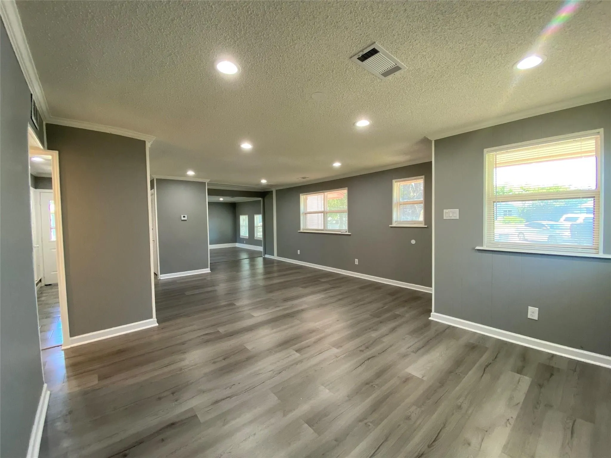 Single Family Residence For Rent in Dallas County , 2813 Arcady Drive, Garland, Texas 75041, 3 Bedroom, 2 Bathroom, Garage spaces, 1,500 Sqft, built in 1960, mls#21344943, Real Estate Agent in Garland, Homes For Rent in Dallas county, Homes For Rent in Garland, Realtor in Garland Texas, Real Estate Brokerage Independent Realty Texas, Luminita Cordes Realtor