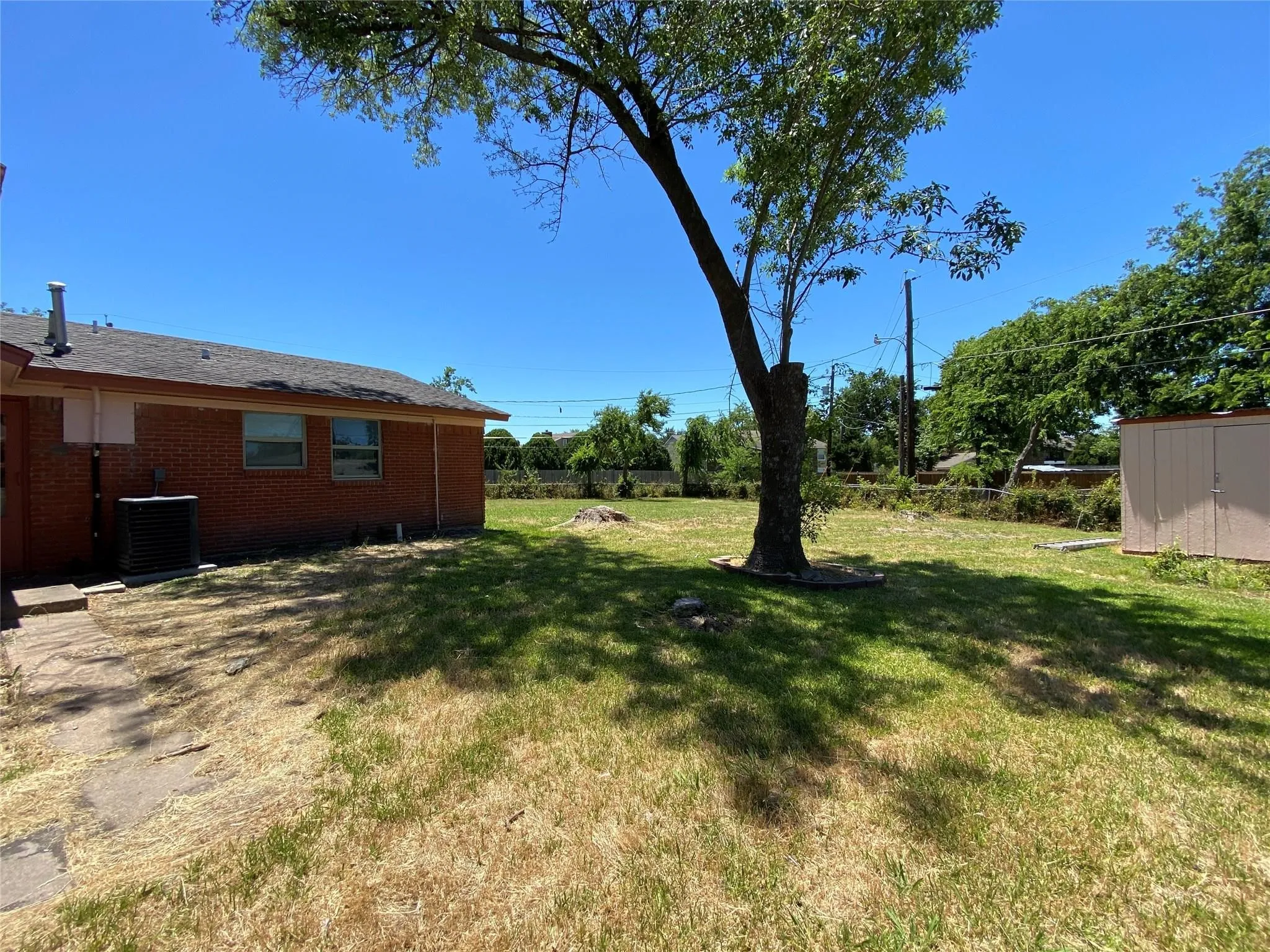 Single Family Residence For Rent in Dallas County , 2813 Arcady Drive, Garland, Texas 75041, 3 Bedroom, 2 Bathroom, Garage spaces, 1,500 Sqft, built in 1960, mls#21344943, Real Estate Agent in Garland, Homes For Rent in Dallas county, Homes For Rent in Garland, Realtor in Garland Texas, Real Estate Brokerage Independent Realty Texas, Luminita Cordes Realtor
