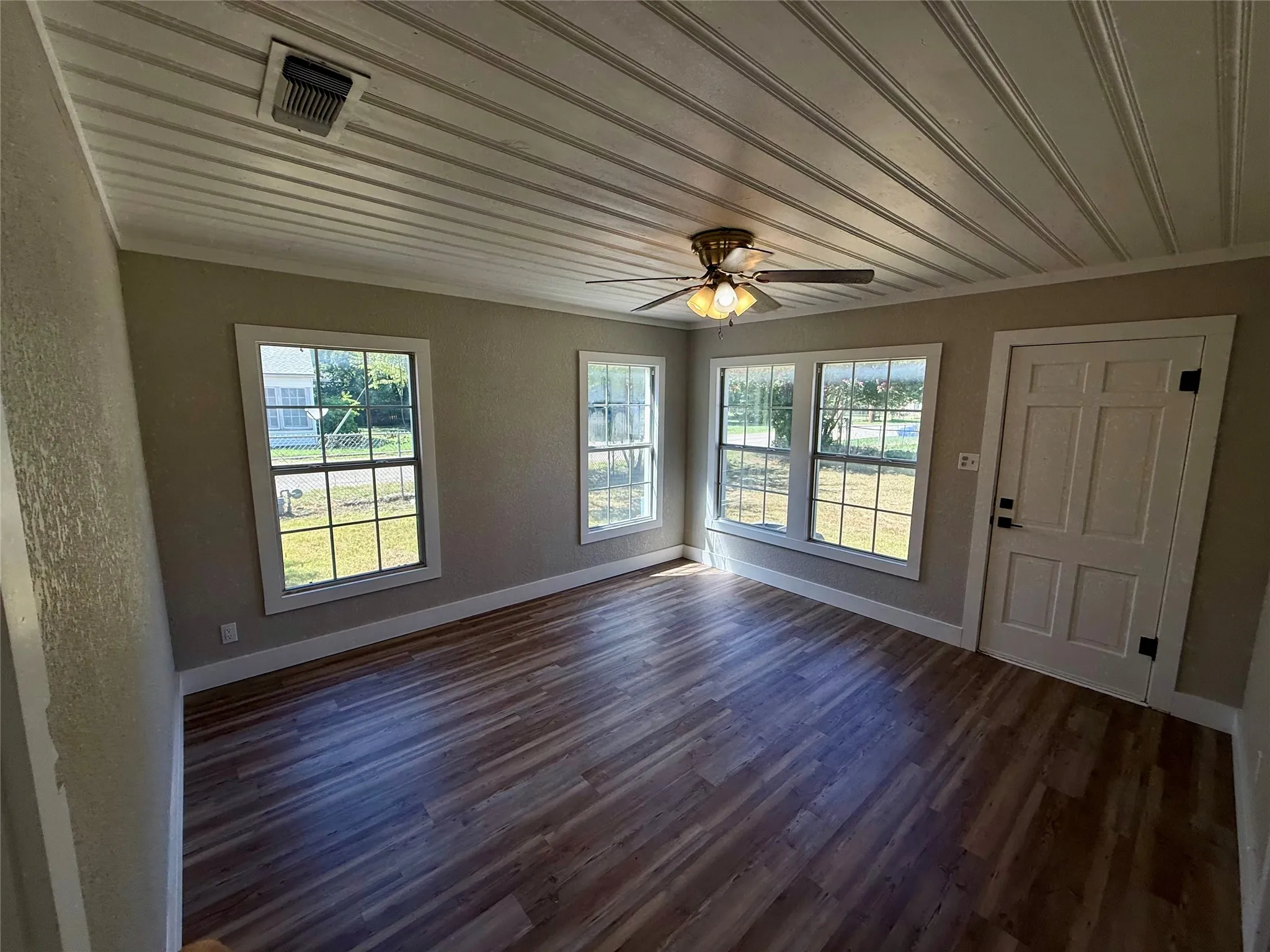 Single Family Residence For Sale in Brown County , 2700 Elizabeth Drive, Brownwood, Texas 76801, 3 Bedroom, 2 Bathroom, 1 Garage spaces, 1,461 Sqft, built in 1945, mls#21344903, Real Estate Agent in Brownwood, Homes For Sale in Brown county, Homes For Sale in Brownwood, Realtor in Brownwood Texas, Real Estate Brokerage Independent Realty Texas, Luminita Cordes Realtor