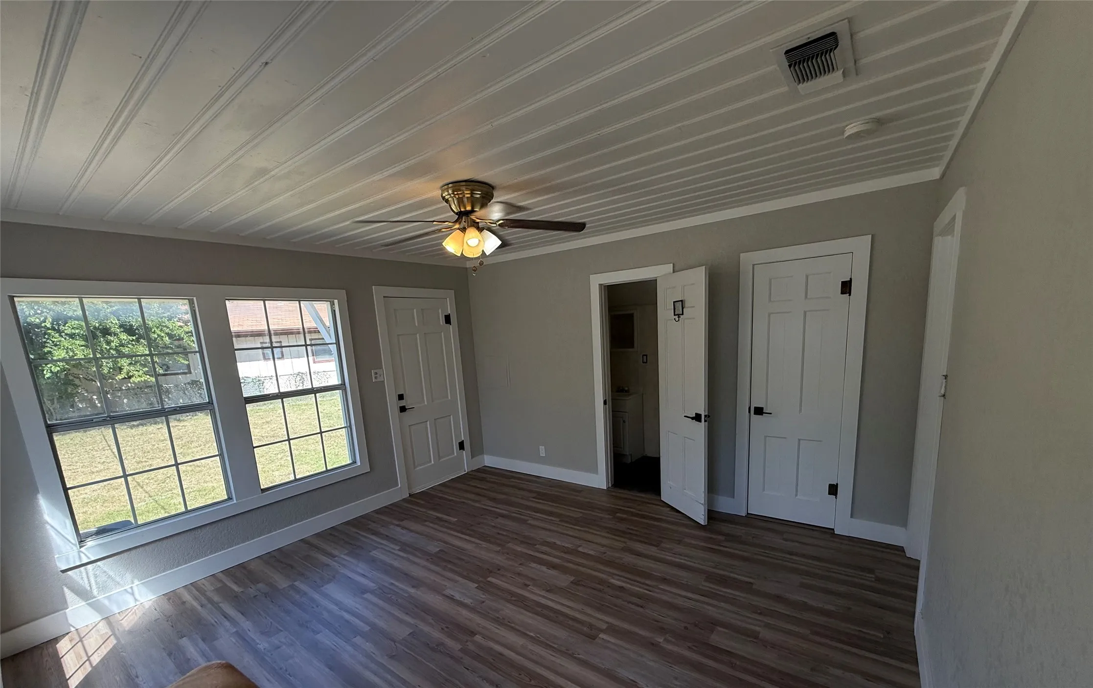 Single Family Residence For Sale in Brown County , 2700 Elizabeth Drive, Brownwood, Texas 76801, 3 Bedroom, 2 Bathroom, 1 Garage spaces, 1,461 Sqft, built in 1945, mls#21344903, Real Estate Agent in Brownwood, Homes For Sale in Brown county, Homes For Sale in Brownwood, Realtor in Brownwood Texas, Real Estate Brokerage Independent Realty Texas, Luminita Cordes Realtor