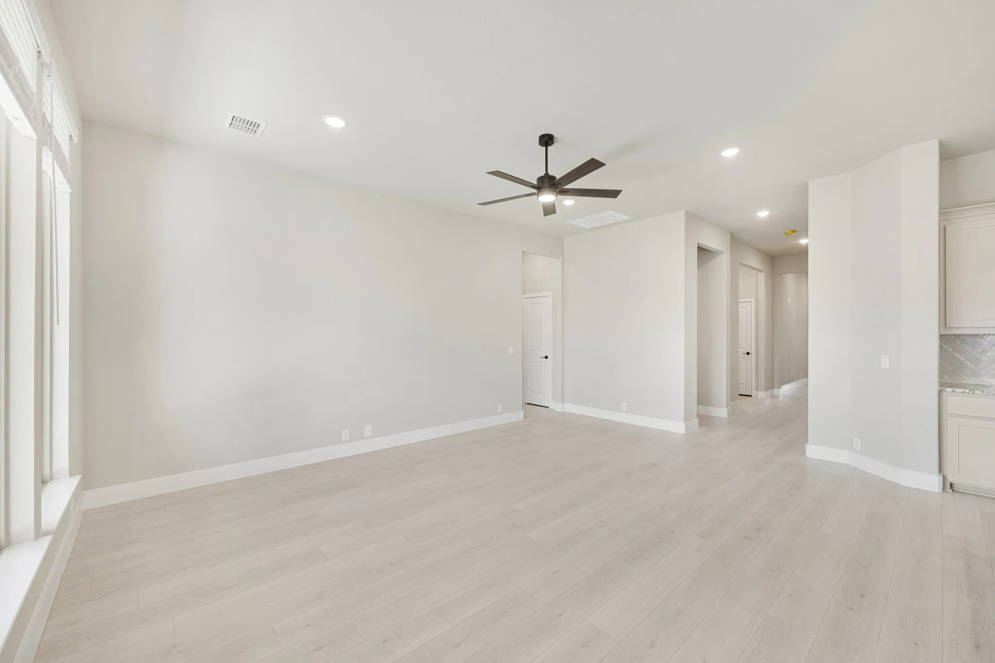 Single Family Residence For Sale in Johnson County , 917 Hickory Chase Drive, Godley, Texas 76044, 4 Bedroom, 3 Bathroom, 2 Garage spaces, 2,103 Sqft, built in 2026, mls#21344955, Real Estate Agent in Godley, Homes For Sale in Johnson county, Homes For Sale in Godley, Realtor in Godley Texas, Real Estate Brokerage Independent Realty Texas, Luminita Cordes Realtor