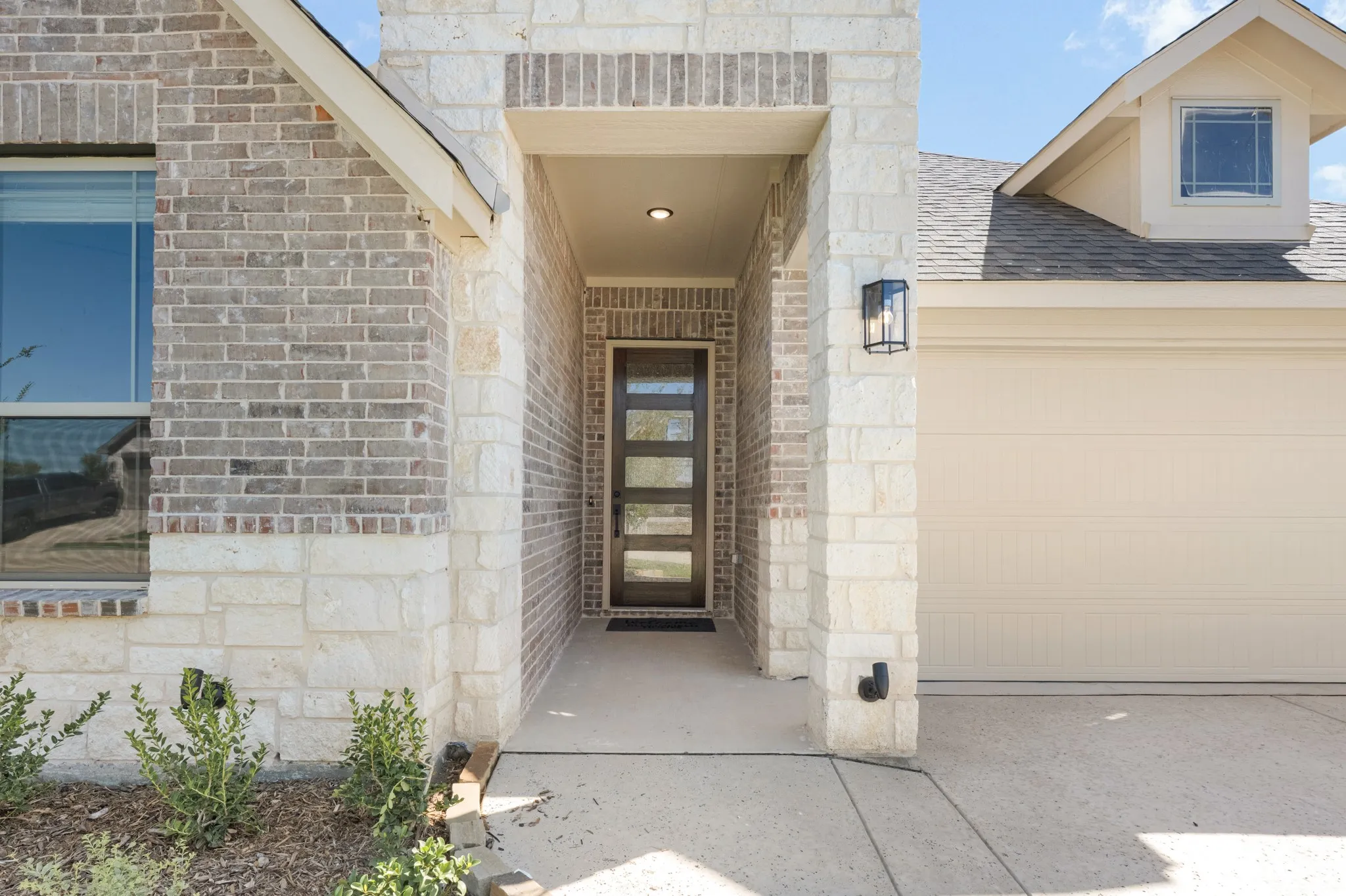 Single Family Residence For Sale in Johnson County , 917 Hickory Chase Drive, Godley, Texas 76044, 4 Bedroom, 3 Bathroom, 2 Garage spaces, 2,103 Sqft, built in 2026, mls#21344955, Real Estate Agent in Godley, Homes For Sale in Johnson county, Homes For Sale in Godley, Realtor in Godley Texas, Real Estate Brokerage Independent Realty Texas, Luminita Cordes Realtor