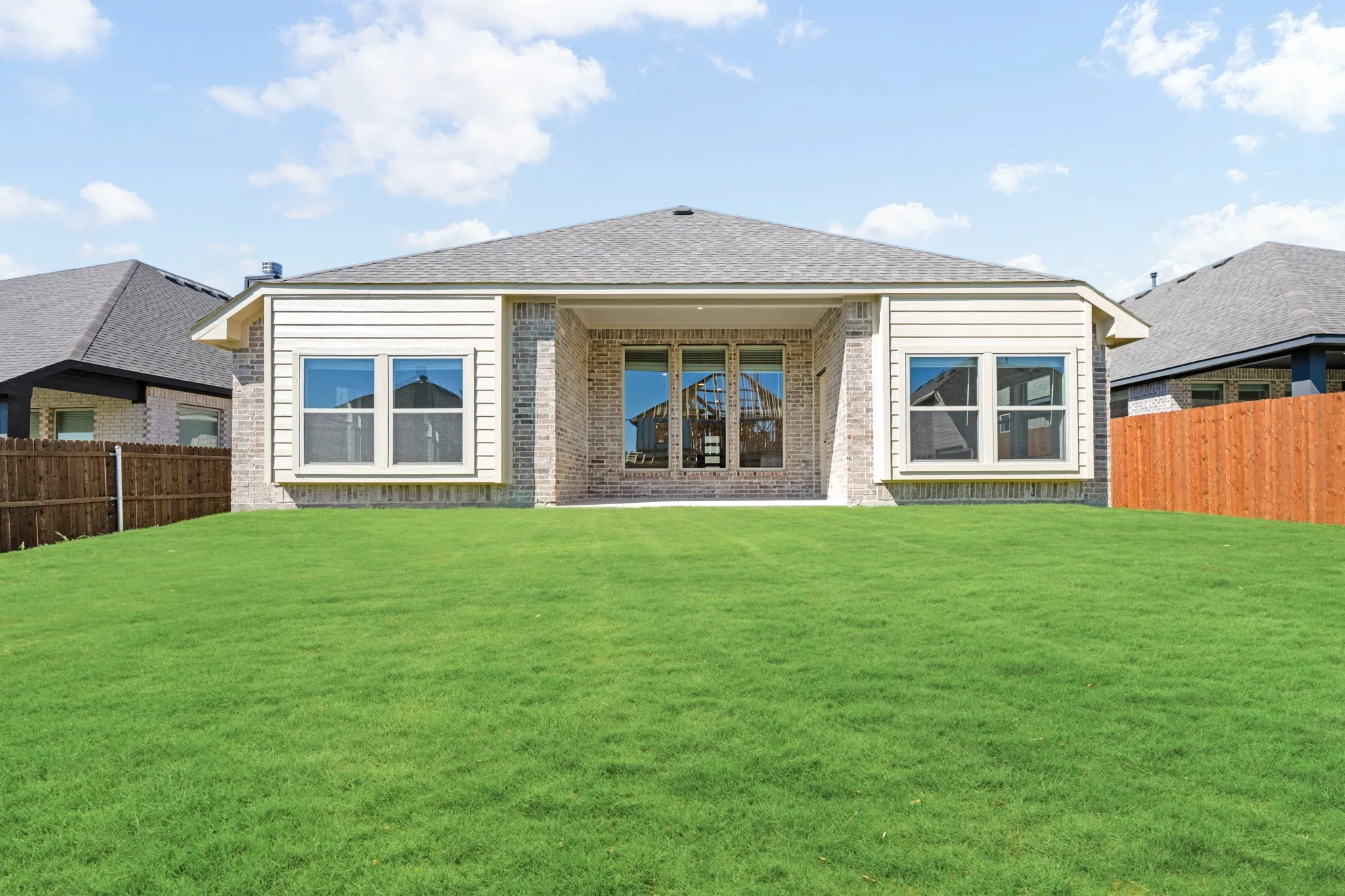 Single Family Residence For Sale in Johnson County , 917 Hickory Chase Drive, Godley, Texas 76044, 4 Bedroom, 3 Bathroom, 2 Garage spaces, 2,103 Sqft, built in 2026, mls#21344955, Real Estate Agent in Godley, Homes For Sale in Johnson county, Homes For Sale in Godley, Realtor in Godley Texas, Real Estate Brokerage Independent Realty Texas, Luminita Cordes Realtor