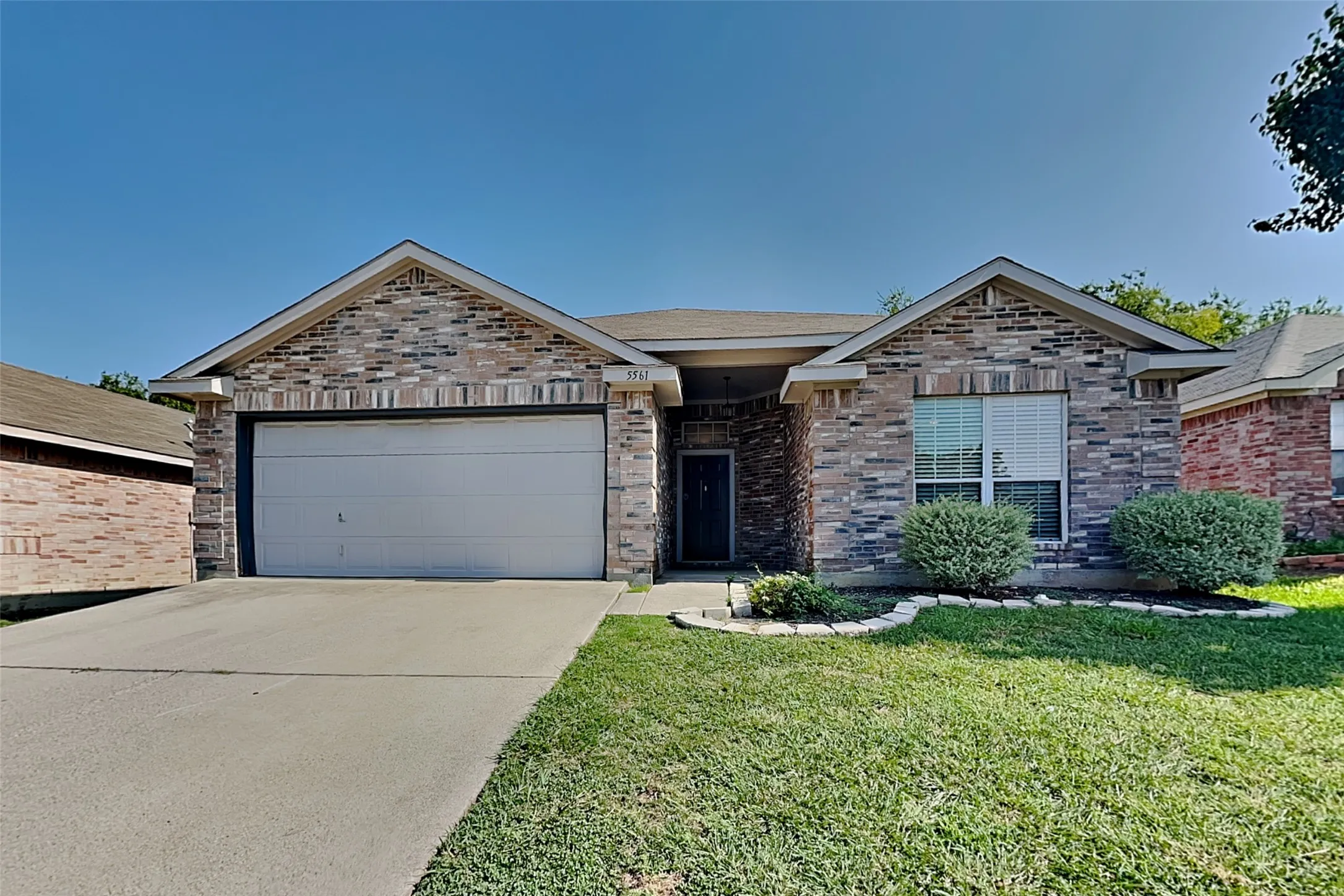 Single Family Residence For Rent in Tarrant County , 5561 Spring Ridge Drive, Watauga, Texas 76137, 4 Bedroom, 2 Bathroom, 2 Garage spaces, 1,957 Sqft, built in 2002, mls#21344956, Real Estate Agent in Watauga, Homes For Rent in Tarrant county, Homes For Rent in Watauga, Realtor in Watauga Texas, Real Estate Brokerage Independent Realty Texas, Luminita Cordes Realtor