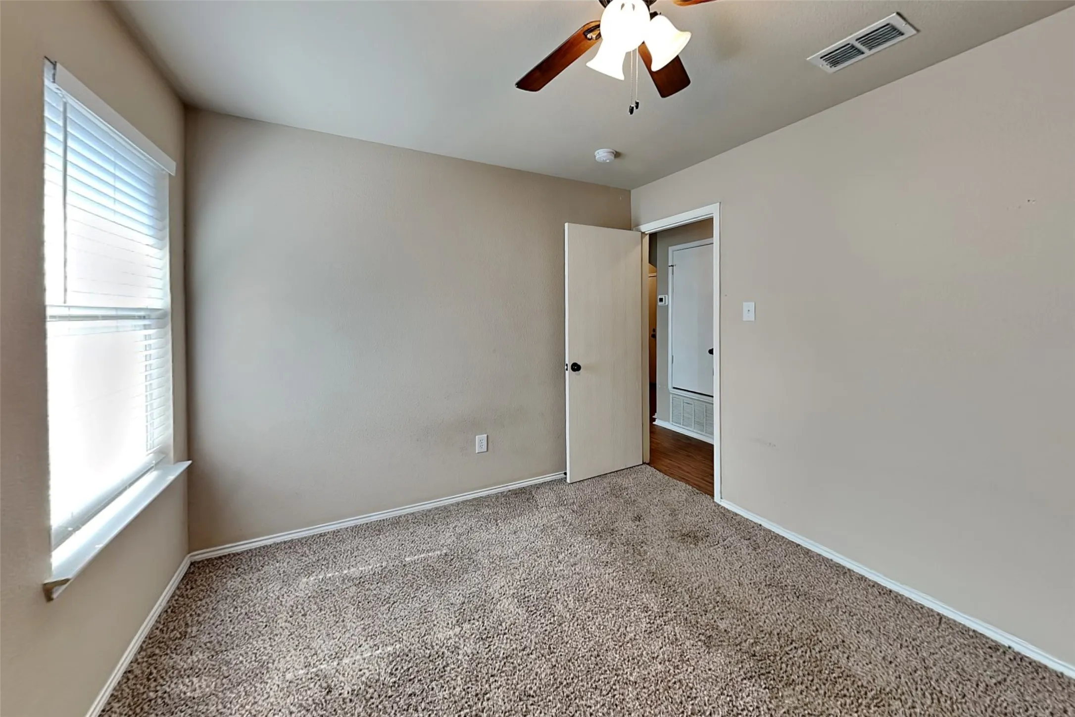 Single Family Residence For Rent in Tarrant County , 5561 Spring Ridge Drive, Watauga, Texas 76137, 4 Bedroom, 2 Bathroom, 2 Garage spaces, 1,957 Sqft, built in 2002, mls#21344956, Real Estate Agent in Watauga, Homes For Rent in Tarrant county, Homes For Rent in Watauga, Realtor in Watauga Texas, Real Estate Brokerage Independent Realty Texas, Luminita Cordes Realtor