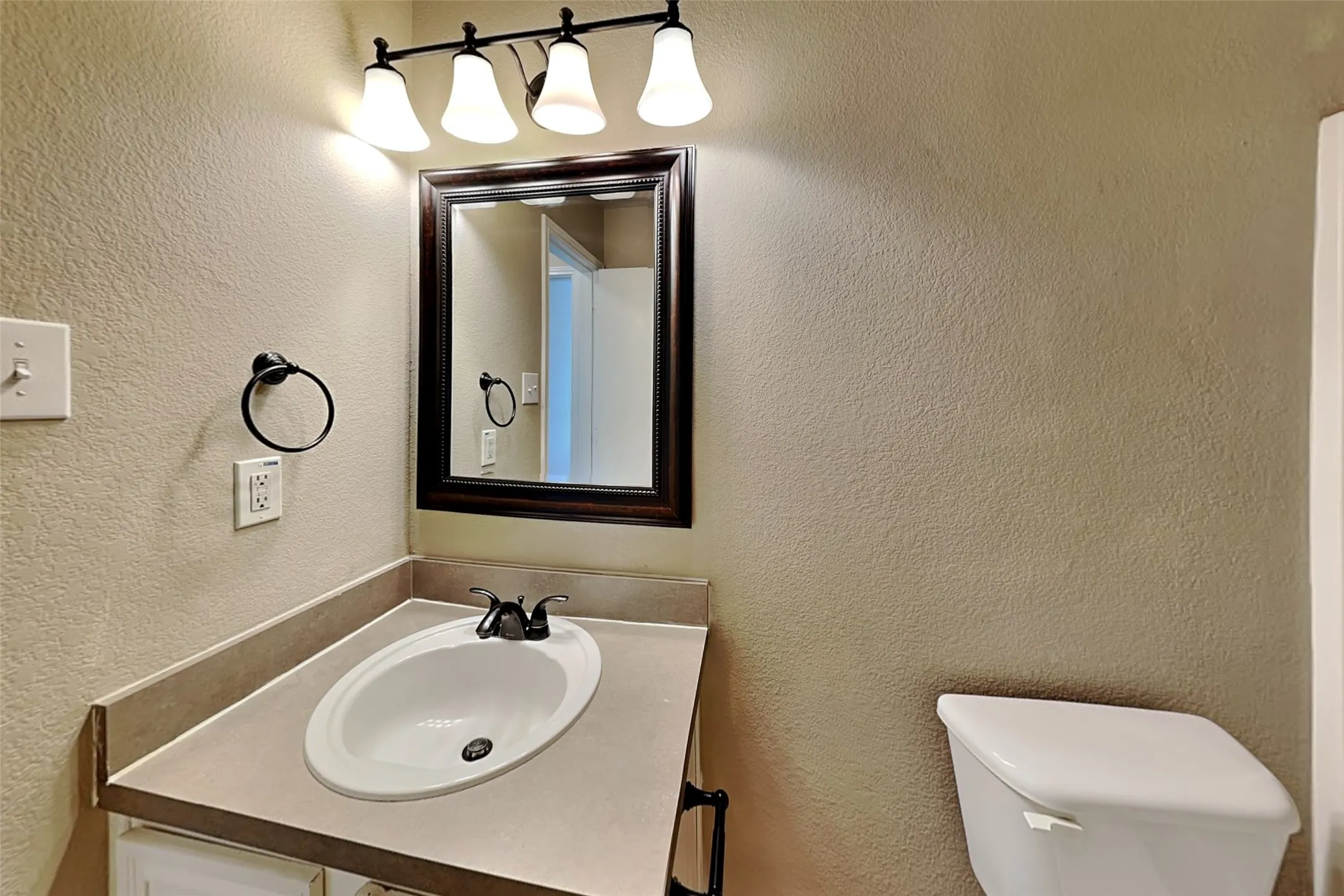 Single Family Residence For Rent in Tarrant County , 5561 Spring Ridge Drive, Watauga, Texas 76137, 4 Bedroom, 2 Bathroom, 2 Garage spaces, 1,957 Sqft, built in 2002, mls#21344956, Real Estate Agent in Watauga, Homes For Rent in Tarrant county, Homes For Rent in Watauga, Realtor in Watauga Texas, Real Estate Brokerage Independent Realty Texas, Luminita Cordes Realtor