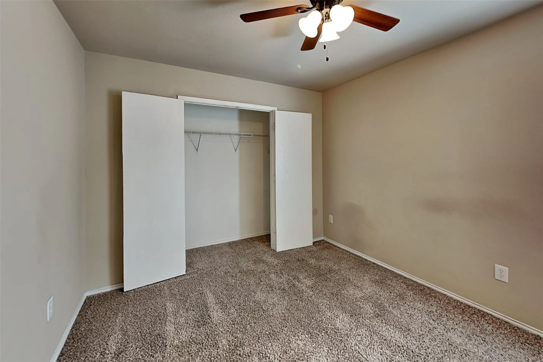 Single Family Residence For Rent in Tarrant County , 5561 Spring Ridge Drive, Watauga, Texas 76137, 4 Bedroom, 2 Bathroom, 2 Garage spaces, 1,957 Sqft, built in 2002, mls#21344956, Real Estate Agent in Watauga, Homes For Rent in Tarrant county, Homes For Rent in Watauga, Realtor in Watauga Texas, Real Estate Brokerage Independent Realty Texas, Luminita Cordes Realtor