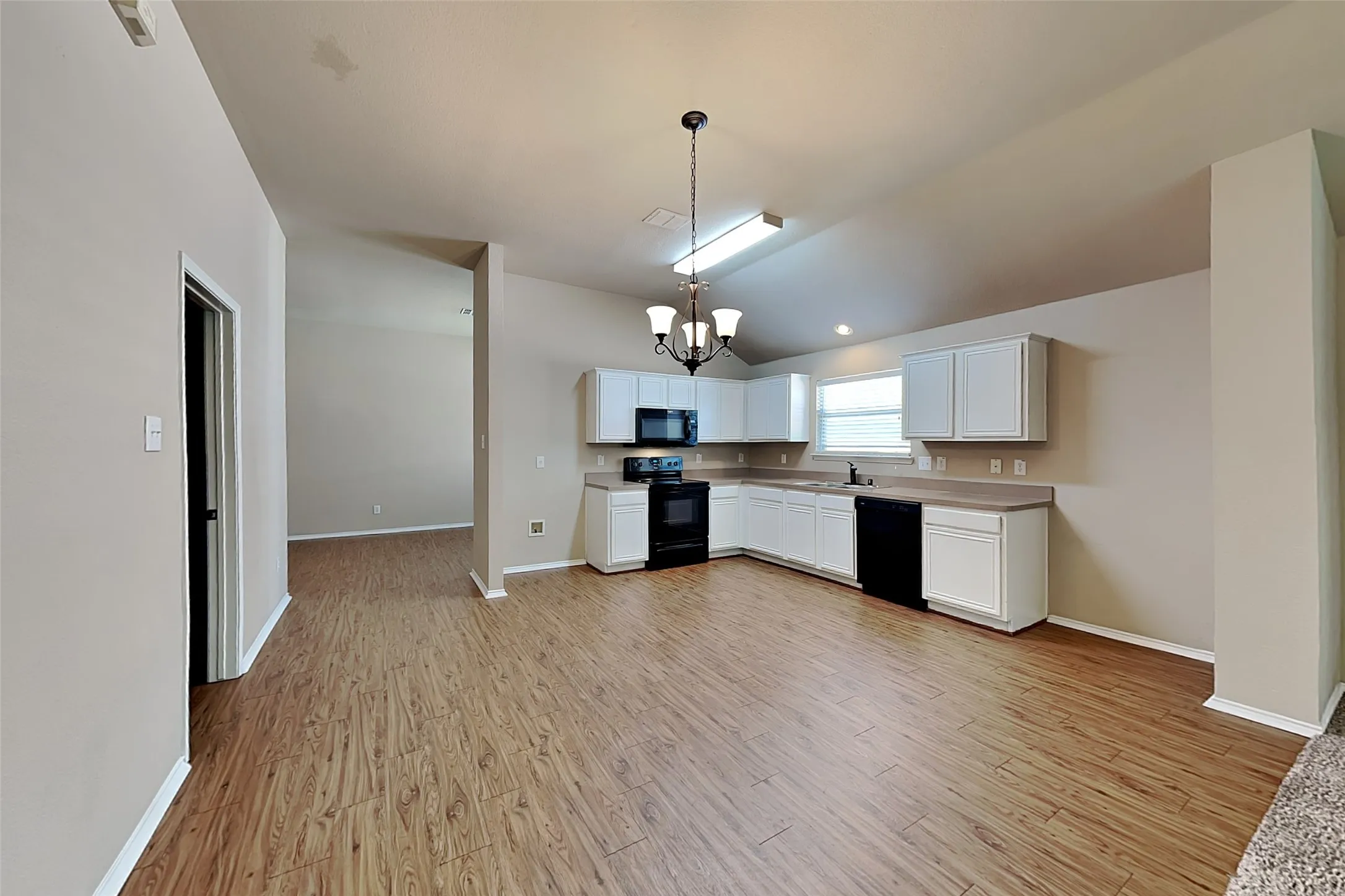 Single Family Residence For Rent in Tarrant County , 5561 Spring Ridge Drive, Watauga, Texas 76137, 4 Bedroom, 2 Bathroom, 2 Garage spaces, 1,957 Sqft, built in 2002, mls#21344956, Real Estate Agent in Watauga, Homes For Rent in Tarrant county, Homes For Rent in Watauga, Realtor in Watauga Texas, Real Estate Brokerage Independent Realty Texas, Luminita Cordes Realtor