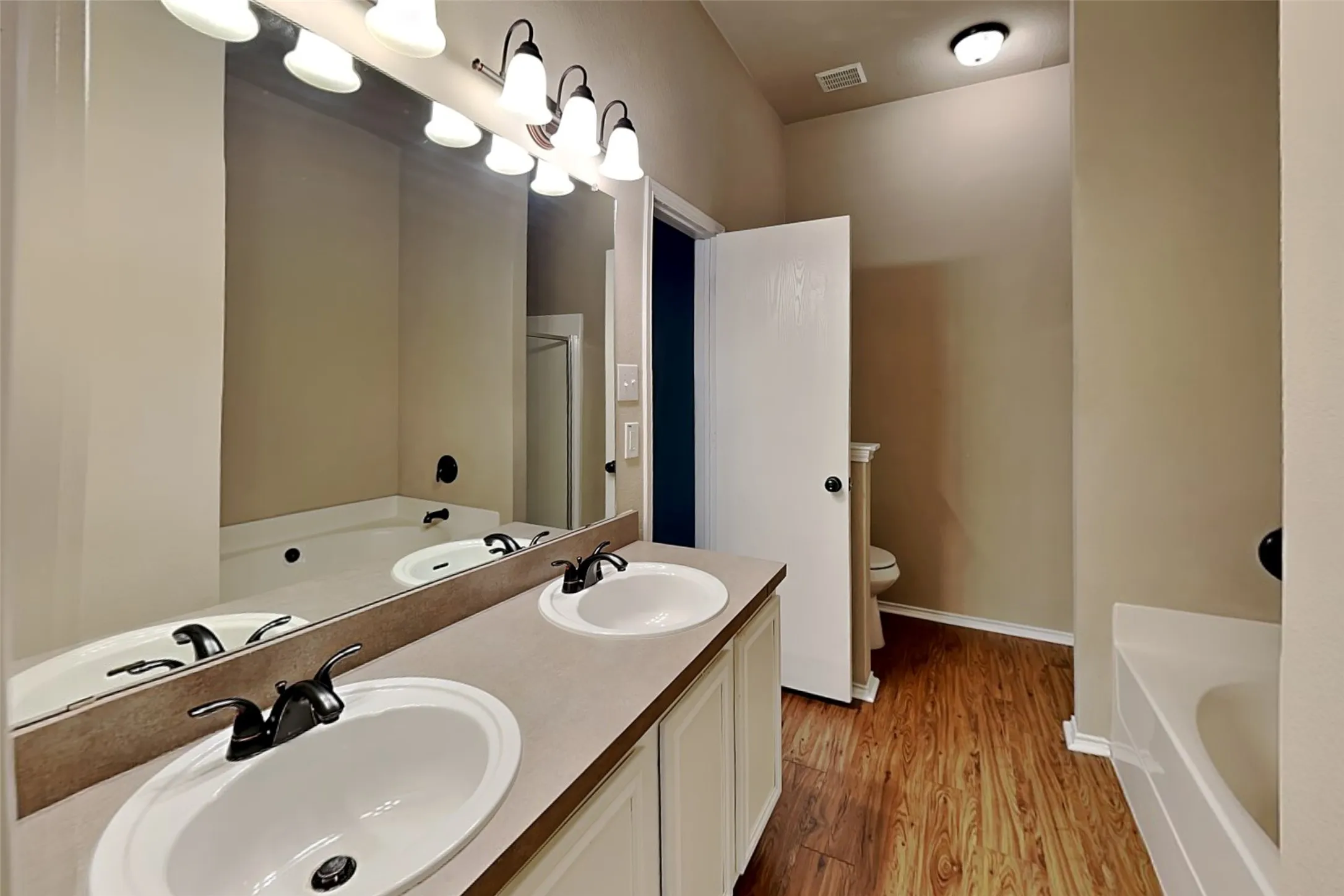 Single Family Residence For Rent in Tarrant County , 5561 Spring Ridge Drive, Watauga, Texas 76137, 4 Bedroom, 2 Bathroom, 2 Garage spaces, 1,957 Sqft, built in 2002, mls#21344956, Real Estate Agent in Watauga, Homes For Rent in Tarrant county, Homes For Rent in Watauga, Realtor in Watauga Texas, Real Estate Brokerage Independent Realty Texas, Luminita Cordes Realtor