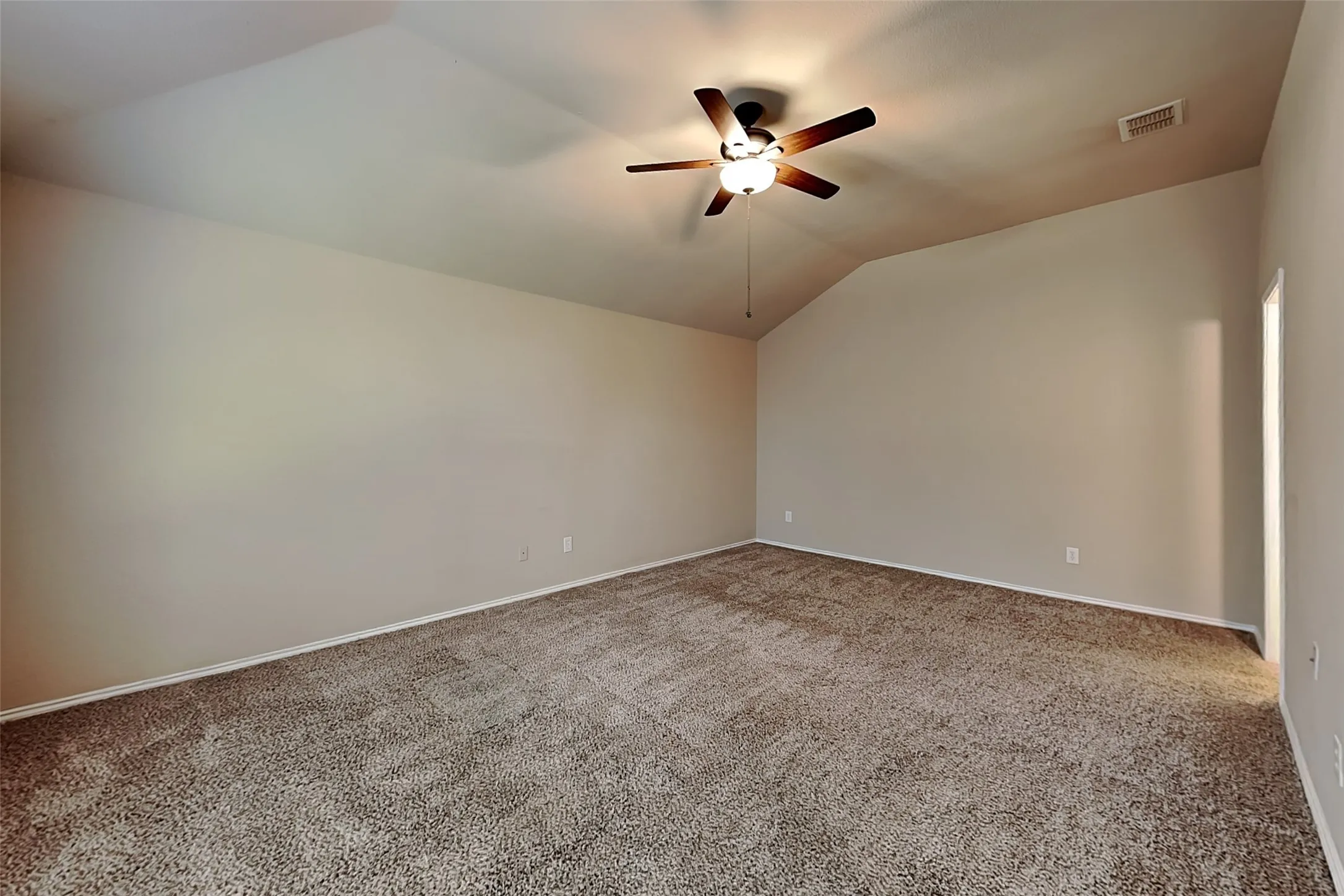 Single Family Residence For Rent in Tarrant County , 5561 Spring Ridge Drive, Watauga, Texas 76137, 4 Bedroom, 2 Bathroom, 2 Garage spaces, 1,957 Sqft, built in 2002, mls#21344956, Real Estate Agent in Watauga, Homes For Rent in Tarrant county, Homes For Rent in Watauga, Realtor in Watauga Texas, Real Estate Brokerage Independent Realty Texas, Luminita Cordes Realtor