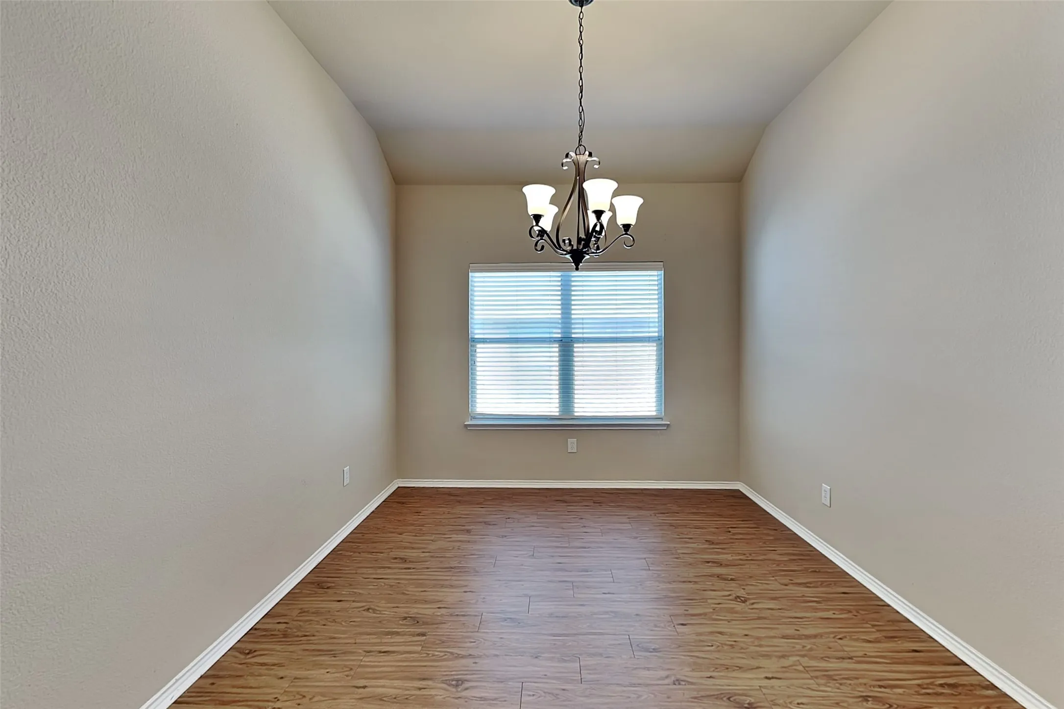 Single Family Residence For Rent in Tarrant County , 5561 Spring Ridge Drive, Watauga, Texas 76137, 4 Bedroom, 2 Bathroom, 2 Garage spaces, 1,957 Sqft, built in 2002, mls#21344956, Real Estate Agent in Watauga, Homes For Rent in Tarrant county, Homes For Rent in Watauga, Realtor in Watauga Texas, Real Estate Brokerage Independent Realty Texas, Luminita Cordes Realtor
