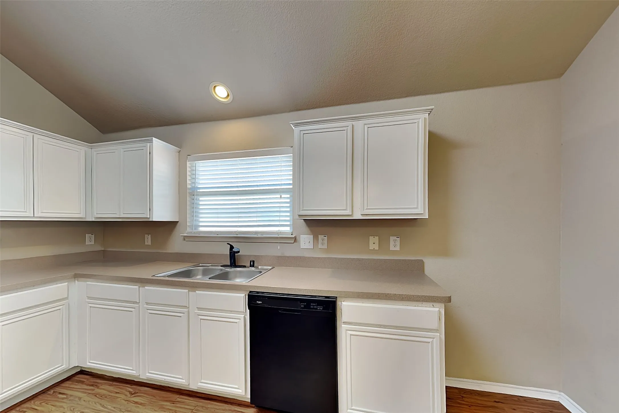 Single Family Residence For Rent in Tarrant County , 5561 Spring Ridge Drive, Watauga, Texas 76137, 4 Bedroom, 2 Bathroom, 2 Garage spaces, 1,957 Sqft, built in 2002, mls#21344956, Real Estate Agent in Watauga, Homes For Rent in Tarrant county, Homes For Rent in Watauga, Realtor in Watauga Texas, Real Estate Brokerage Independent Realty Texas, Luminita Cordes Realtor