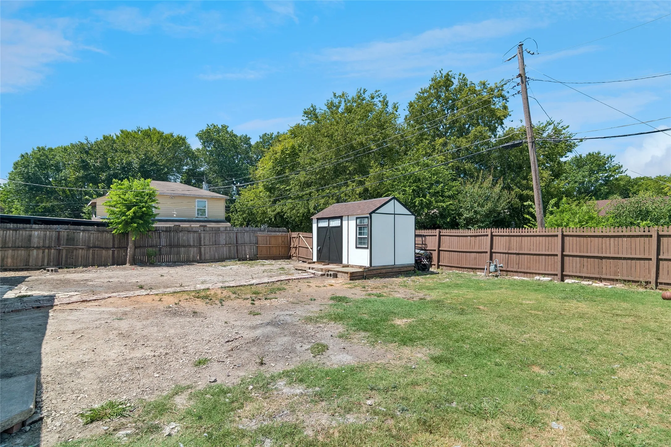 Single Family Residence For Sale in Dallas County , 459 Bolero Avenue, Dallas, Texas 75217, 4 Bedroom, 3 Bathroom, Garage spaces, 1,796 Sqft, built in 1960, mls#21344966, Real Estate Agent in Dallas, Homes For Sale in Dallas county, Homes For Sale in Dallas, Realtor in Dallas Texas, Real Estate Brokerage Independent Realty Texas, Luminita Cordes Realtor