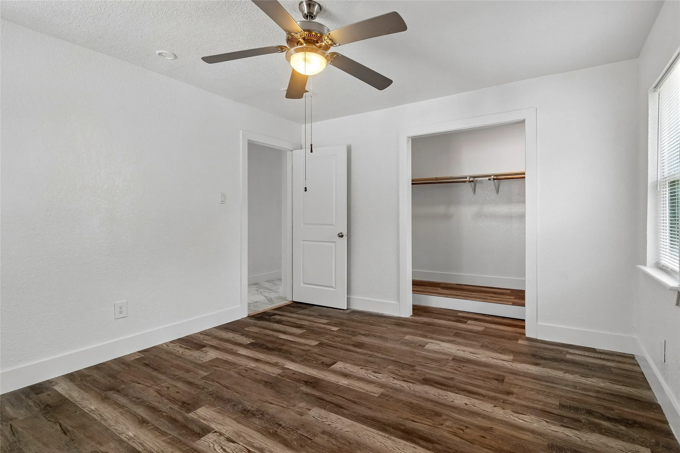 Single Family Residence For Sale in Dallas County , 459 Bolero Avenue, Dallas, Texas 75217, 4 Bedroom, 3 Bathroom, Garage spaces, 1,796 Sqft, built in 1960, mls#21344966, Real Estate Agent in Dallas, Homes For Sale in Dallas county, Homes For Sale in Dallas, Realtor in Dallas Texas, Real Estate Brokerage Independent Realty Texas, Luminita Cordes Realtor