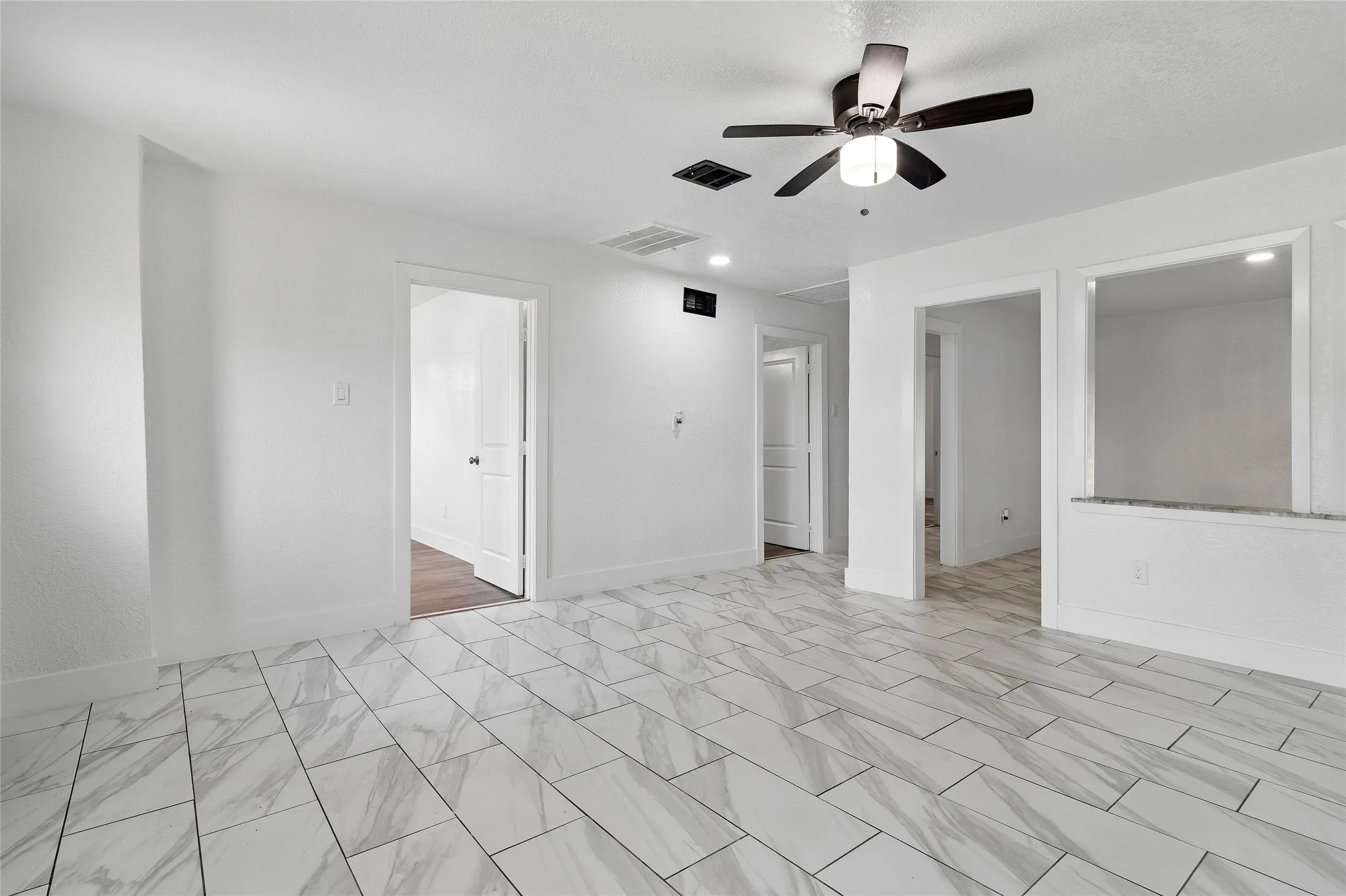 Single Family Residence For Sale in Dallas County , 459 Bolero Avenue, Dallas, Texas 75217, 4 Bedroom, 3 Bathroom, Garage spaces, 1,796 Sqft, built in 1960, mls#21344966, Real Estate Agent in Dallas, Homes For Sale in Dallas county, Homes For Sale in Dallas, Realtor in Dallas Texas, Real Estate Brokerage Independent Realty Texas, Luminita Cordes Realtor