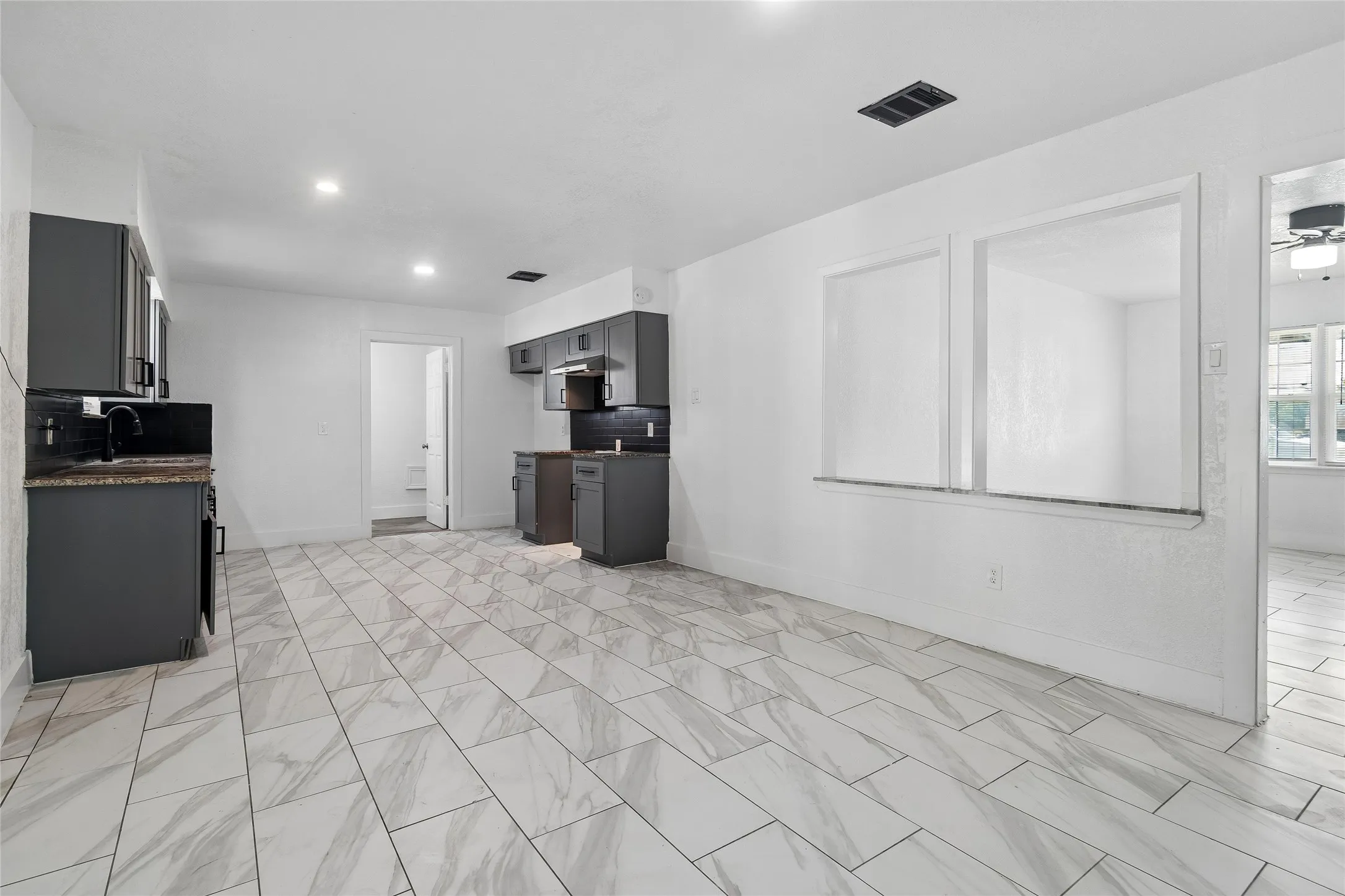 Single Family Residence For Sale in Dallas County , 459 Bolero Avenue, Dallas, Texas 75217, 4 Bedroom, 3 Bathroom, Garage spaces, 1,796 Sqft, built in 1960, mls#21344966, Real Estate Agent in Dallas, Homes For Sale in Dallas county, Homes For Sale in Dallas, Realtor in Dallas Texas, Real Estate Brokerage Independent Realty Texas, Luminita Cordes Realtor