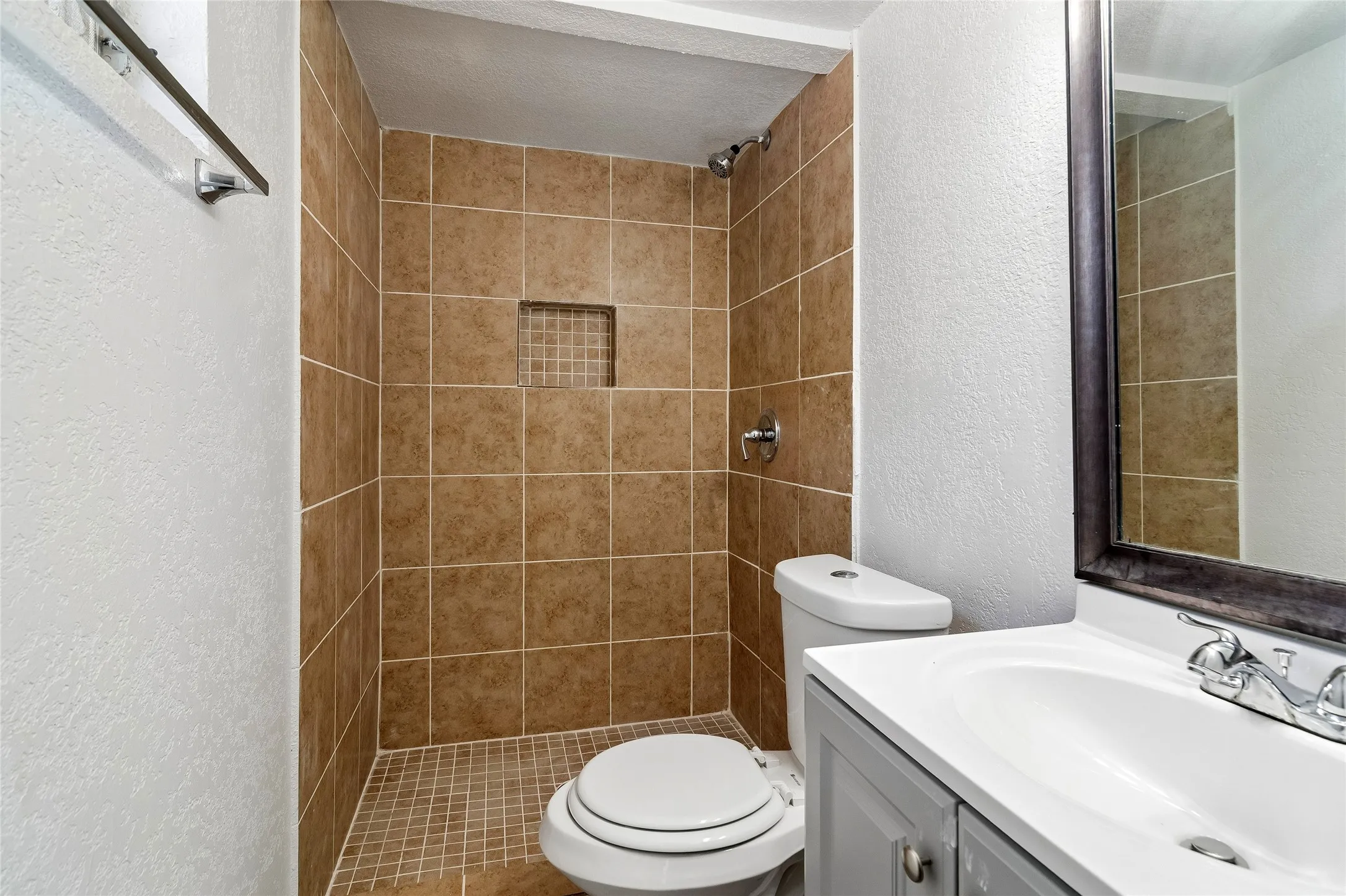 Single Family Residence For Sale in Dallas County , 459 Bolero Avenue, Dallas, Texas 75217, 4 Bedroom, 3 Bathroom, Garage spaces, 1,796 Sqft, built in 1960, mls#21344966, Real Estate Agent in Dallas, Homes For Sale in Dallas county, Homes For Sale in Dallas, Realtor in Dallas Texas, Real Estate Brokerage Independent Realty Texas, Luminita Cordes Realtor