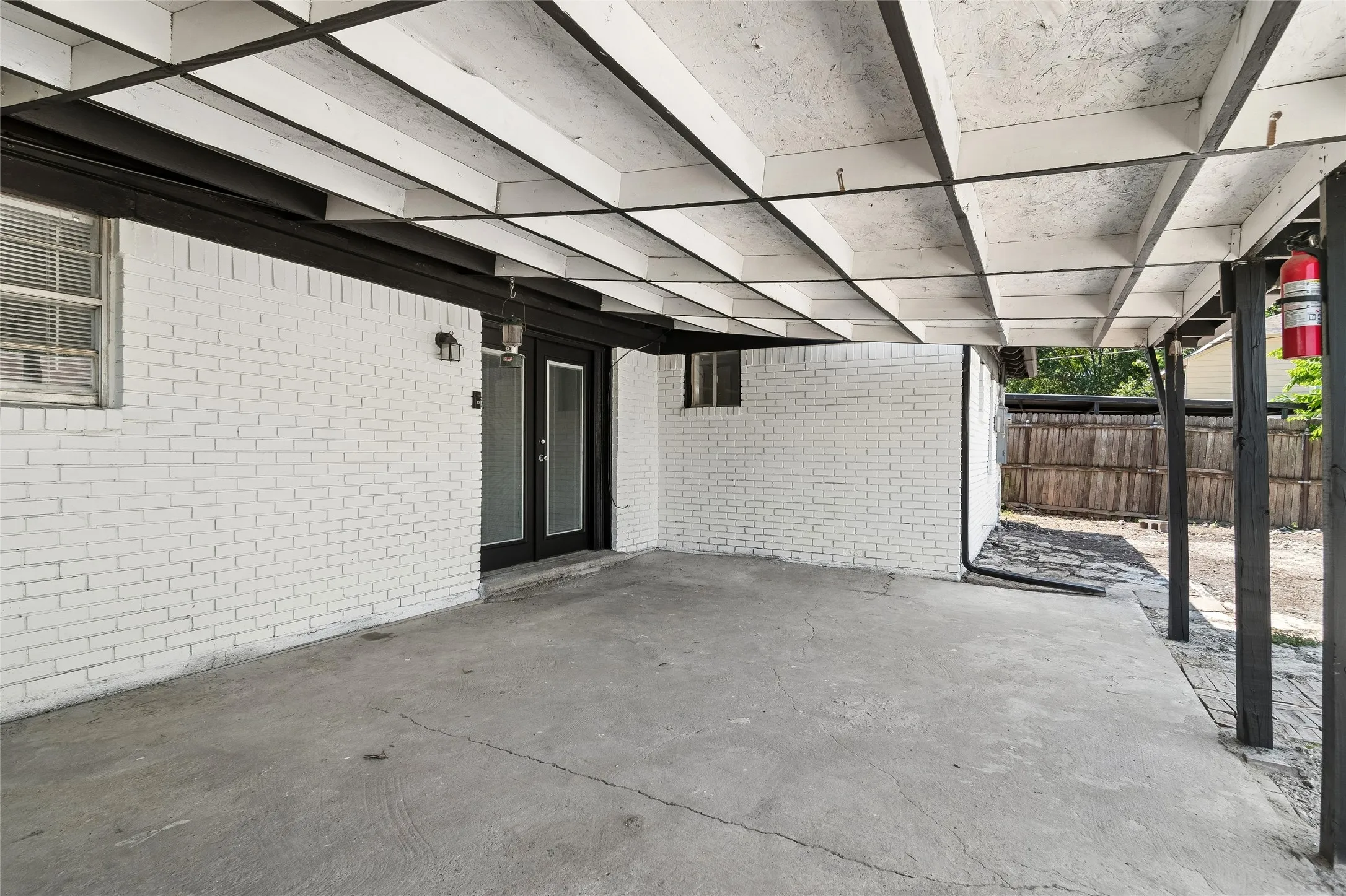 Single Family Residence For Sale in Dallas County , 459 Bolero Avenue, Dallas, Texas 75217, 4 Bedroom, 3 Bathroom, Garage spaces, 1,796 Sqft, built in 1960, mls#21344966, Real Estate Agent in Dallas, Homes For Sale in Dallas county, Homes For Sale in Dallas, Realtor in Dallas Texas, Real Estate Brokerage Independent Realty Texas, Luminita Cordes Realtor