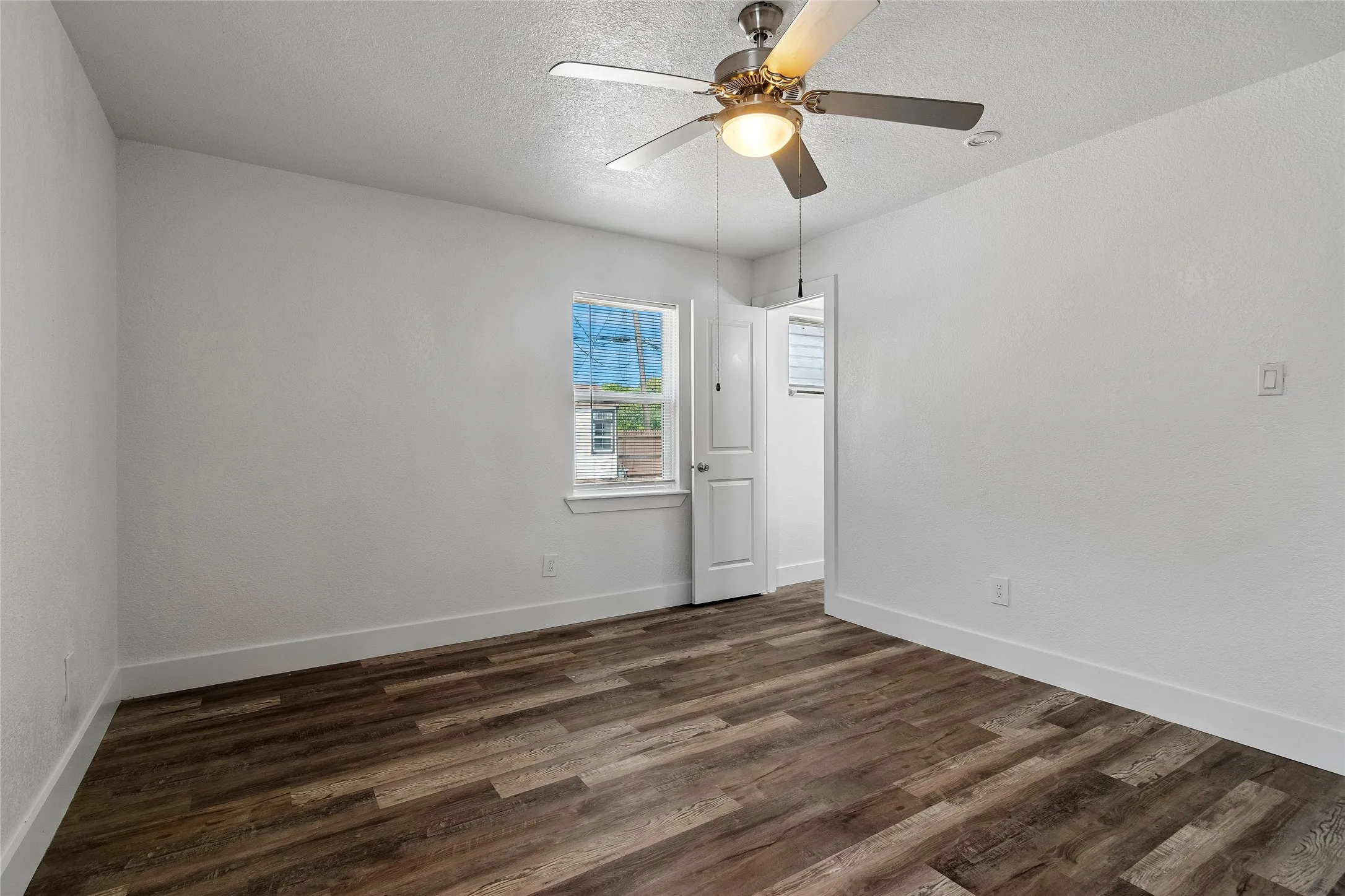 Single Family Residence For Sale in Dallas County , 459 Bolero Avenue, Dallas, Texas 75217, 4 Bedroom, 3 Bathroom, Garage spaces, 1,796 Sqft, built in 1960, mls#21344966, Real Estate Agent in Dallas, Homes For Sale in Dallas county, Homes For Sale in Dallas, Realtor in Dallas Texas, Real Estate Brokerage Independent Realty Texas, Luminita Cordes Realtor