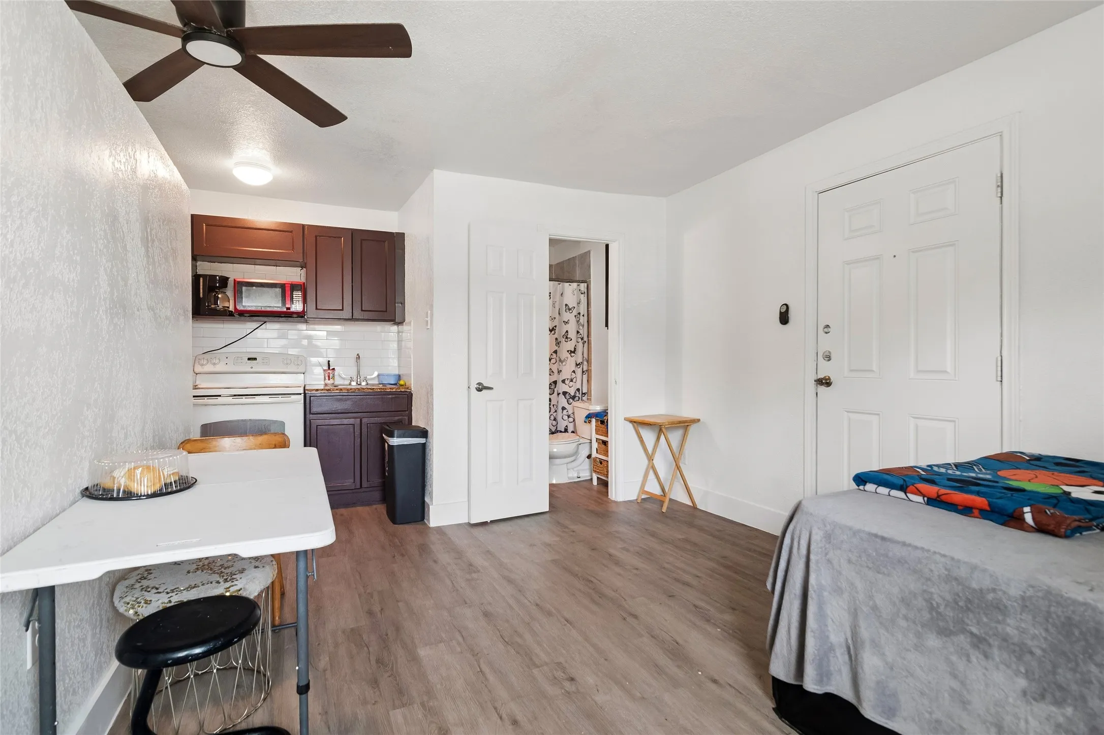 Single Family Residence For Sale in Dallas County , 459 Bolero Avenue, Dallas, Texas 75217, 4 Bedroom, 3 Bathroom, Garage spaces, 1,796 Sqft, built in 1960, mls#21344966, Real Estate Agent in Dallas, Homes For Sale in Dallas county, Homes For Sale in Dallas, Realtor in Dallas Texas, Real Estate Brokerage Independent Realty Texas, Luminita Cordes Realtor