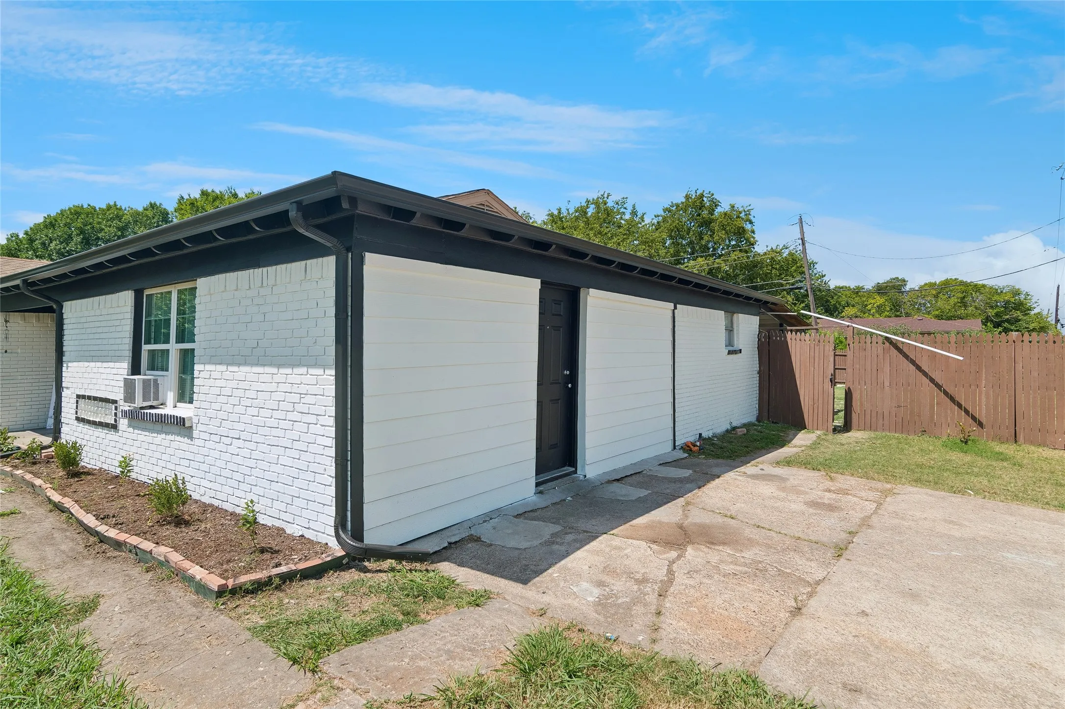 Separate Entrance to Extra Bedroom