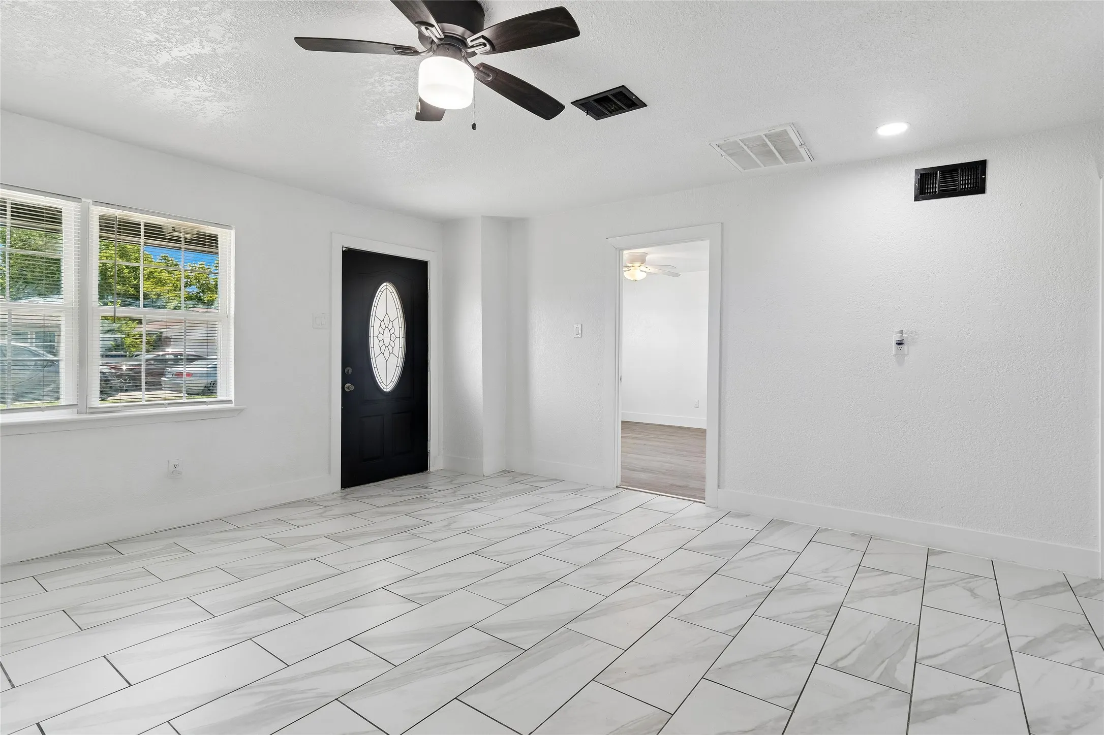 Single Family Residence For Sale in Dallas County , 459 Bolero Avenue, Dallas, Texas 75217, 4 Bedroom, 3 Bathroom, Garage spaces, 1,796 Sqft, built in 1960, mls#21344966, Real Estate Agent in Dallas, Homes For Sale in Dallas county, Homes For Sale in Dallas, Realtor in Dallas Texas, Real Estate Brokerage Independent Realty Texas, Luminita Cordes Realtor