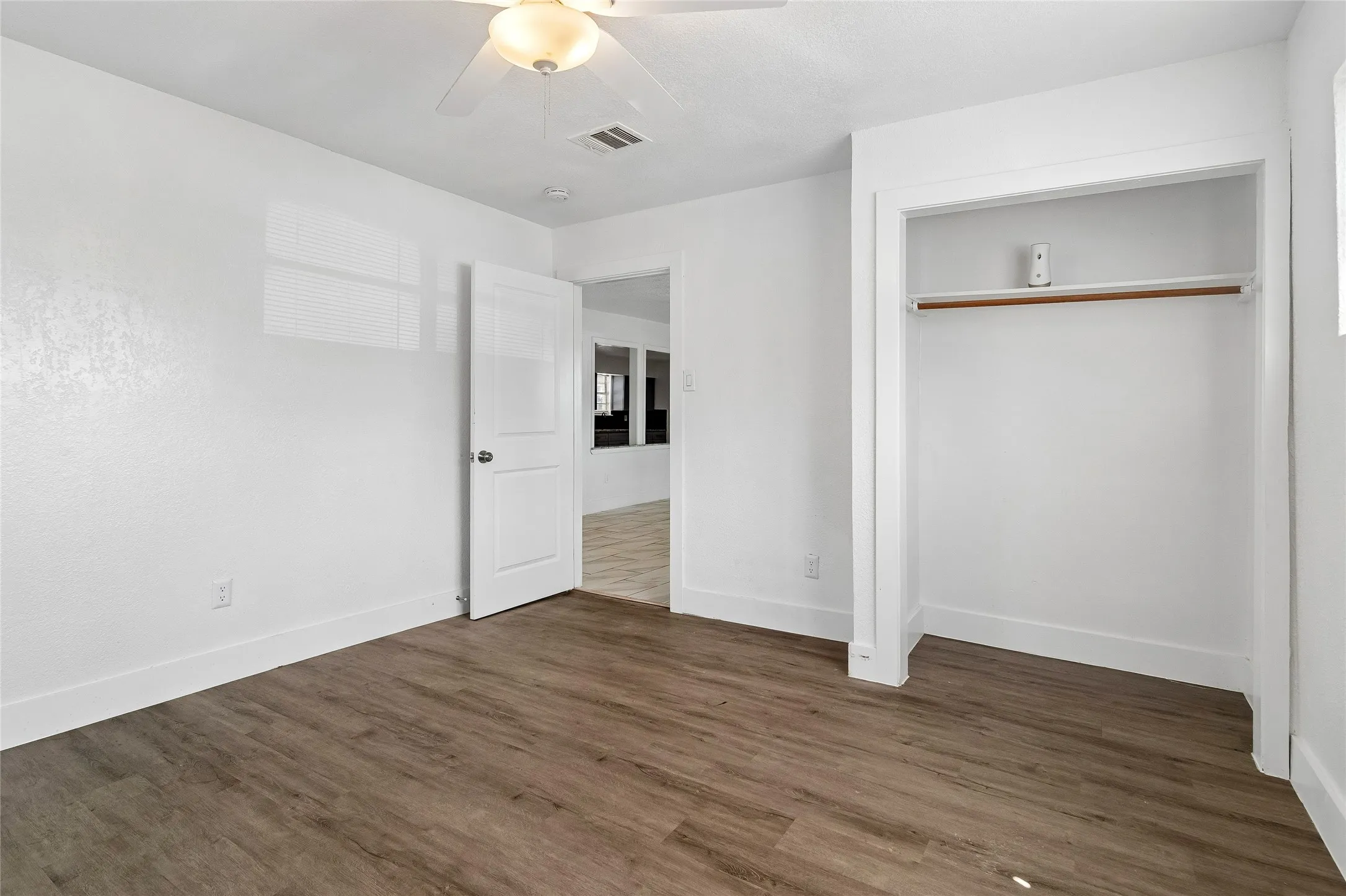 Single Family Residence For Sale in Dallas County , 459 Bolero Avenue, Dallas, Texas 75217, 4 Bedroom, 3 Bathroom, Garage spaces, 1,796 Sqft, built in 1960, mls#21344966, Real Estate Agent in Dallas, Homes For Sale in Dallas county, Homes For Sale in Dallas, Realtor in Dallas Texas, Real Estate Brokerage Independent Realty Texas, Luminita Cordes Realtor