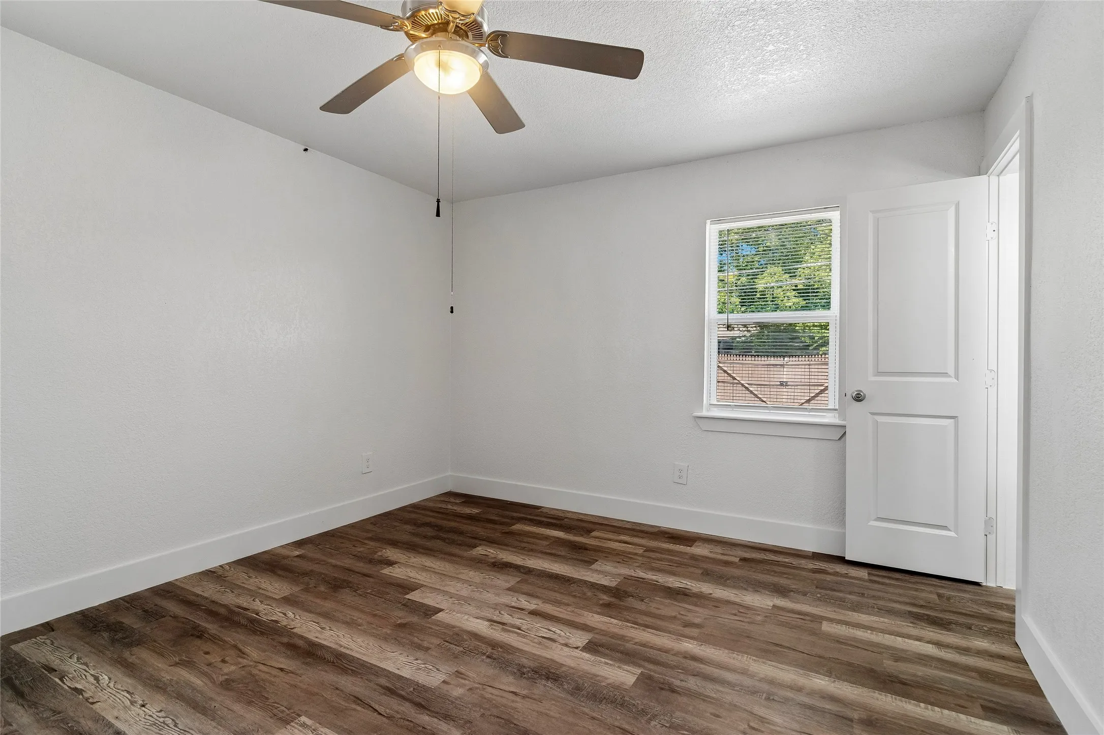 Single Family Residence For Sale in Dallas County , 459 Bolero Avenue, Dallas, Texas 75217, 4 Bedroom, 3 Bathroom, Garage spaces, 1,796 Sqft, built in 1960, mls#21344966, Real Estate Agent in Dallas, Homes For Sale in Dallas county, Homes For Sale in Dallas, Realtor in Dallas Texas, Real Estate Brokerage Independent Realty Texas, Luminita Cordes Realtor