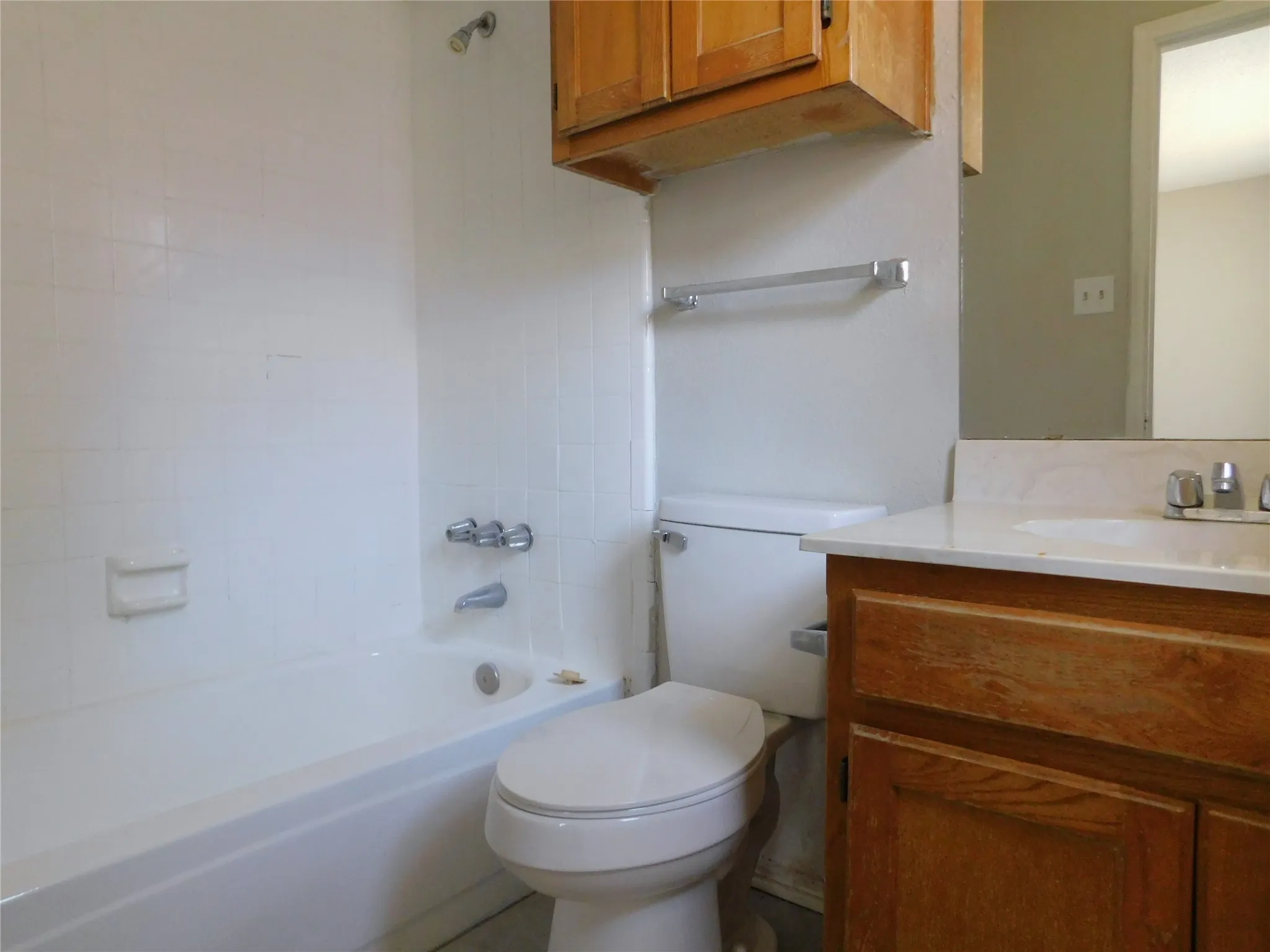 Single Family Residence For Rent in Denton County , 404 Pace Drive, Denton, Texas 76209, 3 Bedroom, 2 Bathroom, 2 Garage spaces, 1,156 Sqft, built in 1985, mls#21344810, Real Estate Agent in Denton, Homes For Rent in Denton county, Homes For Rent in Denton, Realtor in Denton Texas, Real Estate Brokerage Independent Realty Texas, Luminita Cordes Realtor