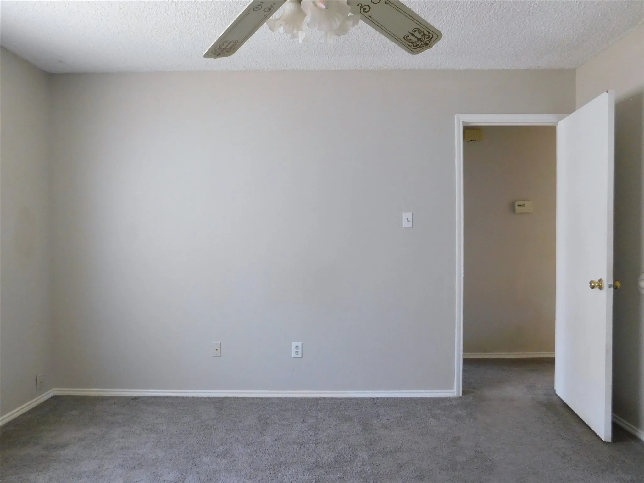 Single Family Residence For Rent in Denton County , 404 Pace Drive, Denton, Texas 76209, 3 Bedroom, 2 Bathroom, 2 Garage spaces, 1,156 Sqft, built in 1985, mls#21344810, Real Estate Agent in Denton, Homes For Rent in Denton county, Homes For Rent in Denton, Realtor in Denton Texas, Real Estate Brokerage Independent Realty Texas, Luminita Cordes Realtor