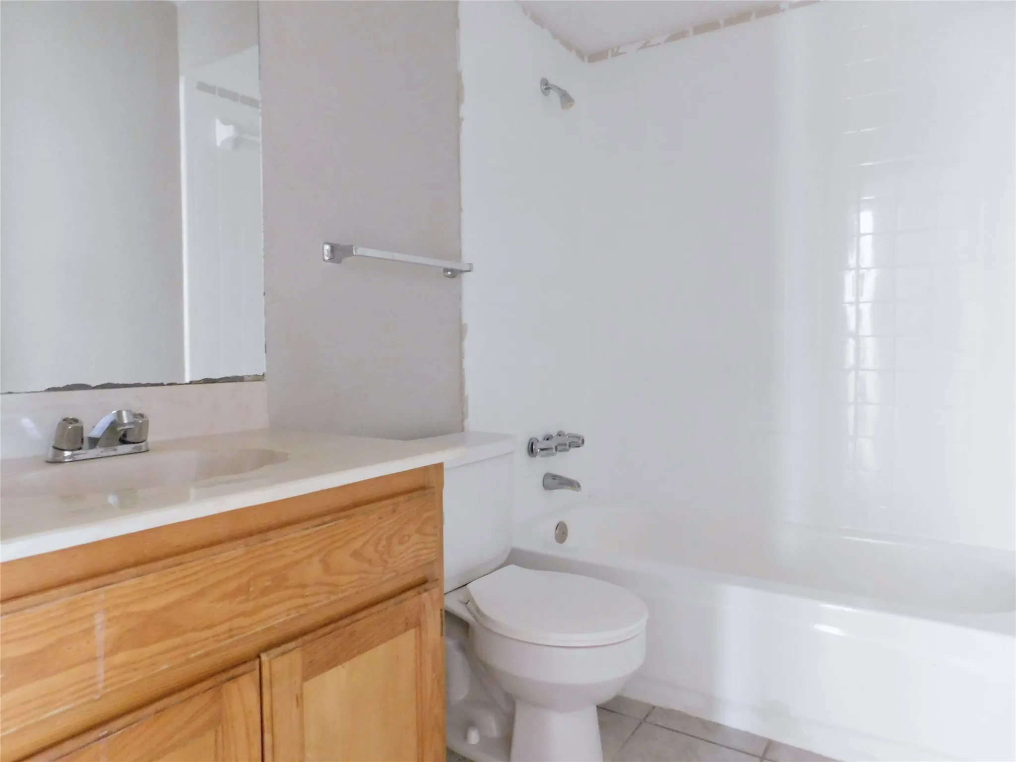 Single Family Residence For Rent in Denton County , 404 Pace Drive, Denton, Texas 76209, 3 Bedroom, 2 Bathroom, 2 Garage spaces, 1,156 Sqft, built in 1985, mls#21344810, Real Estate Agent in Denton, Homes For Rent in Denton county, Homes For Rent in Denton, Realtor in Denton Texas, Real Estate Brokerage Independent Realty Texas, Luminita Cordes Realtor